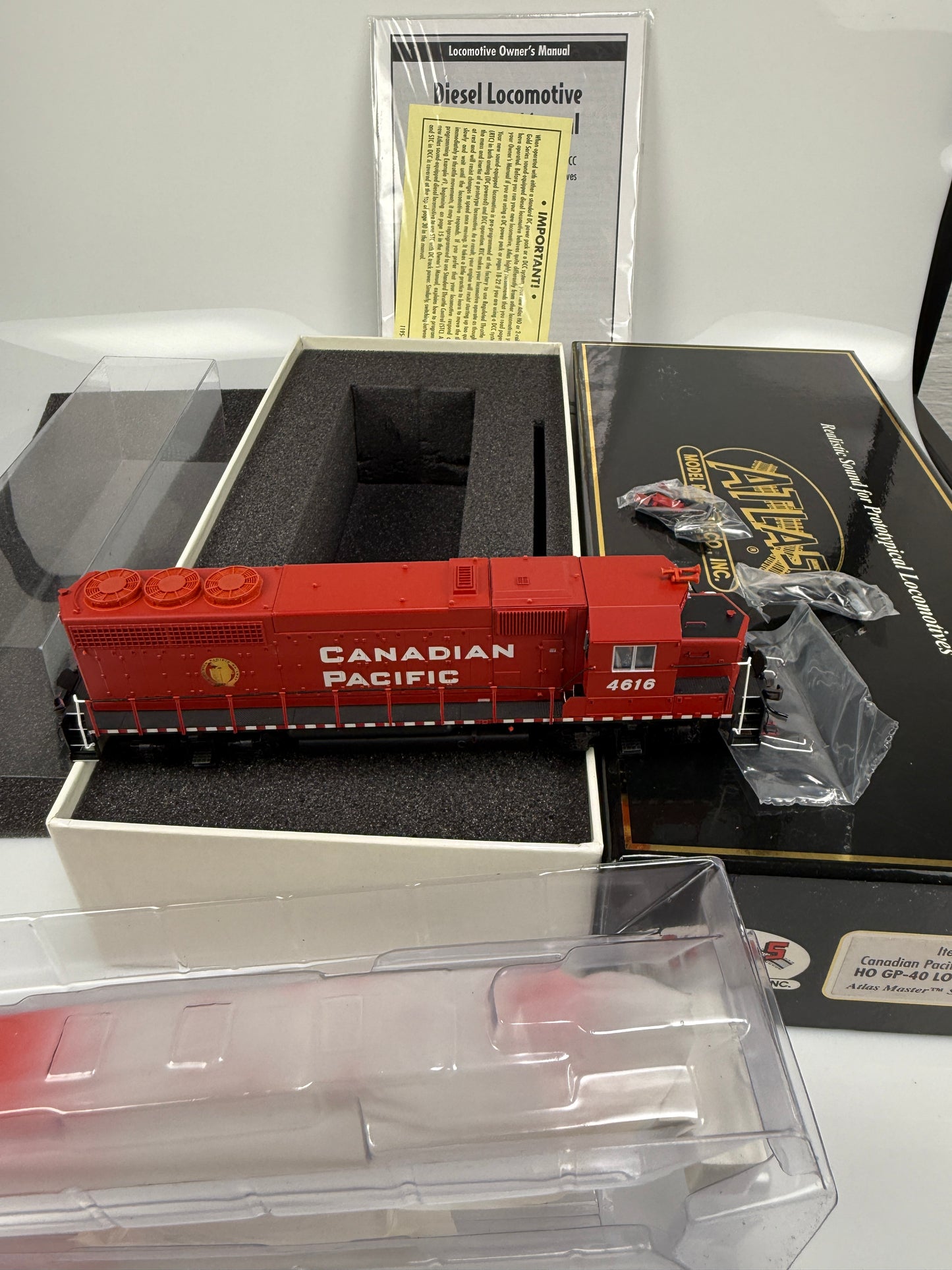 ATLAS master gold HO Canadian Pacific Beaver 4616 GP-40 low noise locomotive w/ DCC & Sound