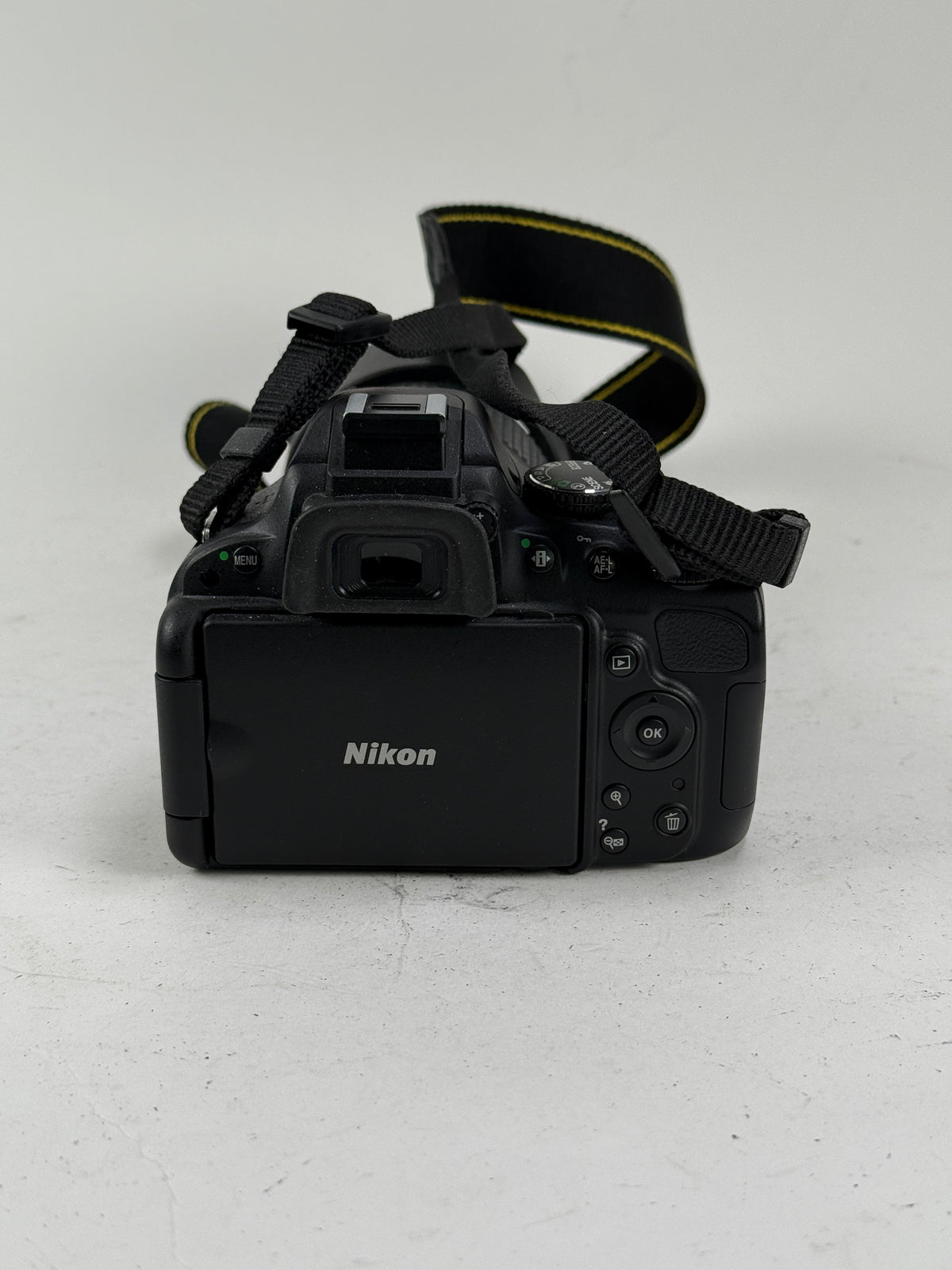 Nikon D5100 16.2MP DSLR Camera (Kit w/ AF VR DX 18-105mm Lens)
