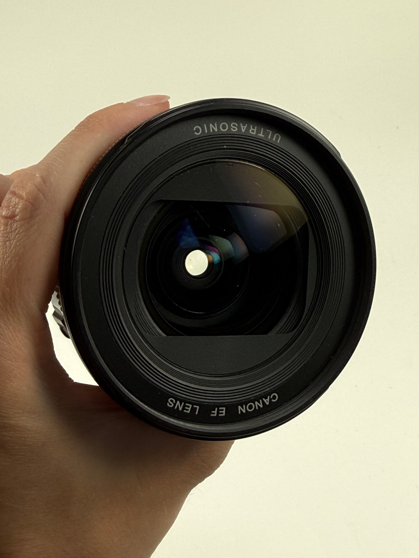 Canon EF 20-35mm F3.5-4.5 USM Wide Angle Zoom Lens