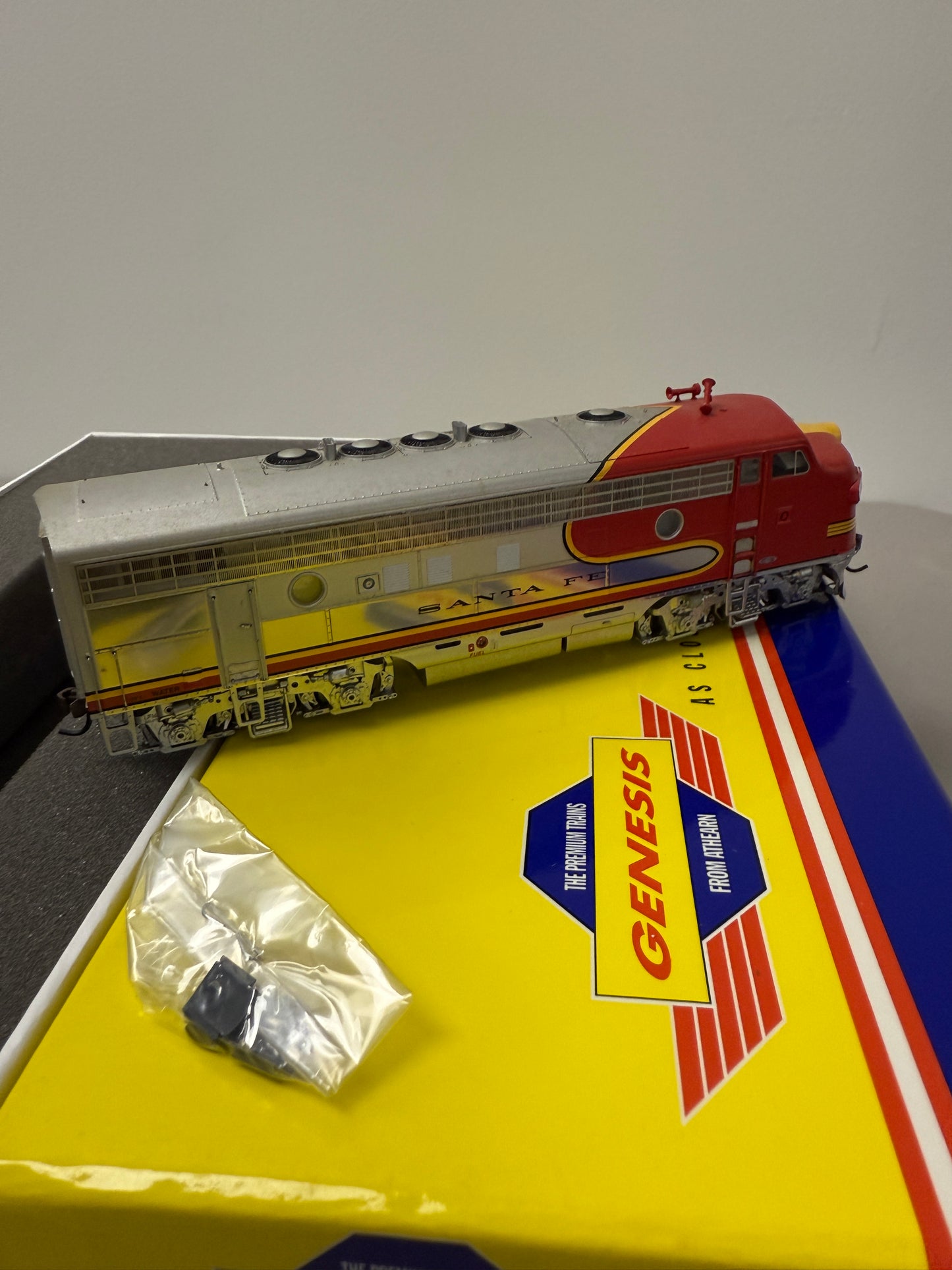 HO Scale Athearn Genesis G2507A ATSF Santa Fe "Warbonnet" F3A Diesel #21L