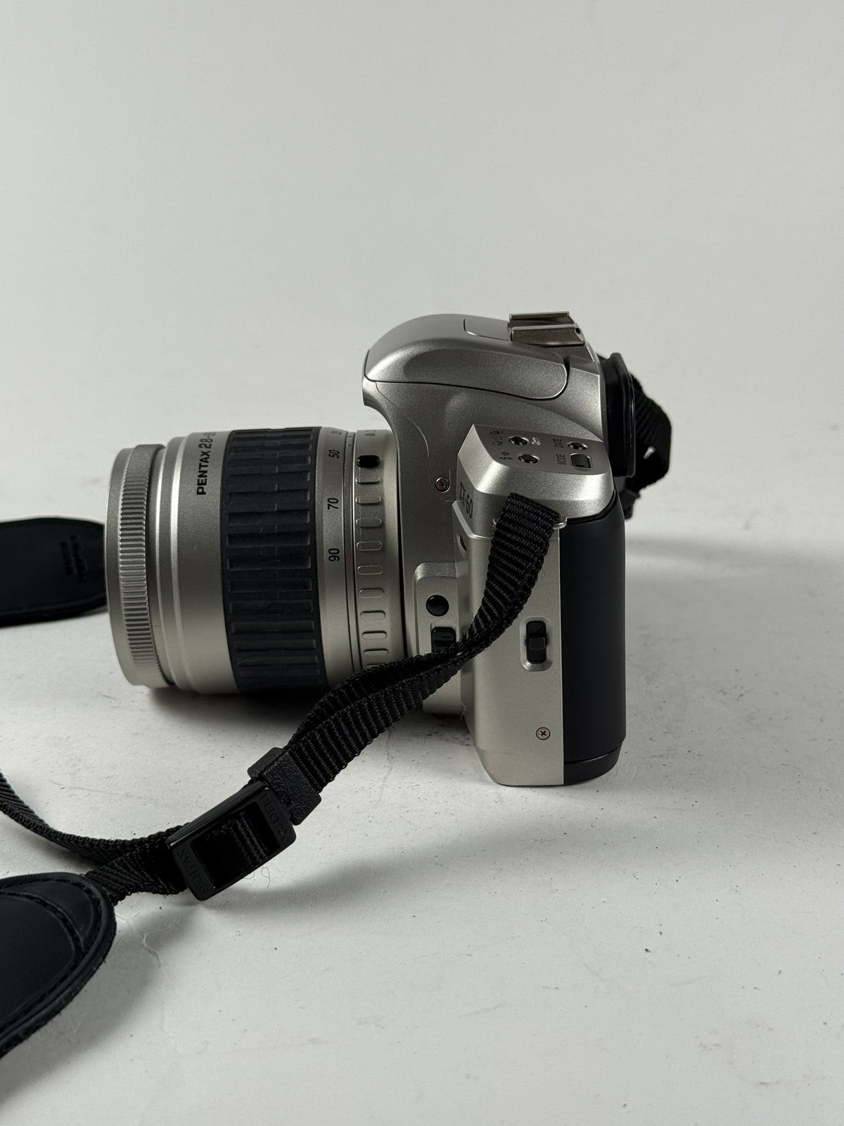 PENTAX ZX-60 35mm SLR Film Camera 28-80mm Lens & Case