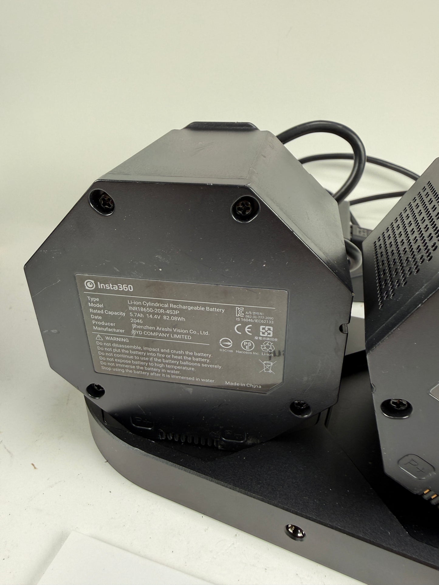 Insta360 Battery Charging Station for Titan VR Camera with 2 batteries