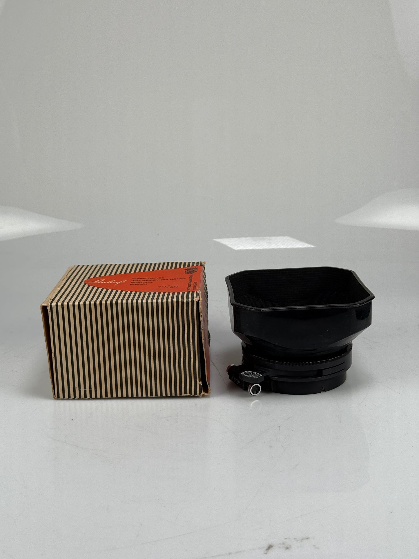 Linhof Universal Hood 60-70mm W.Filter Holder 70mm