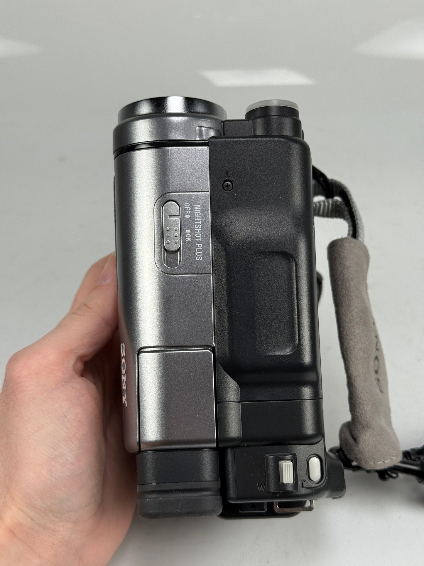 Sony DCR-TRV280 Digital 8 Hi8 Handycam Camcorder