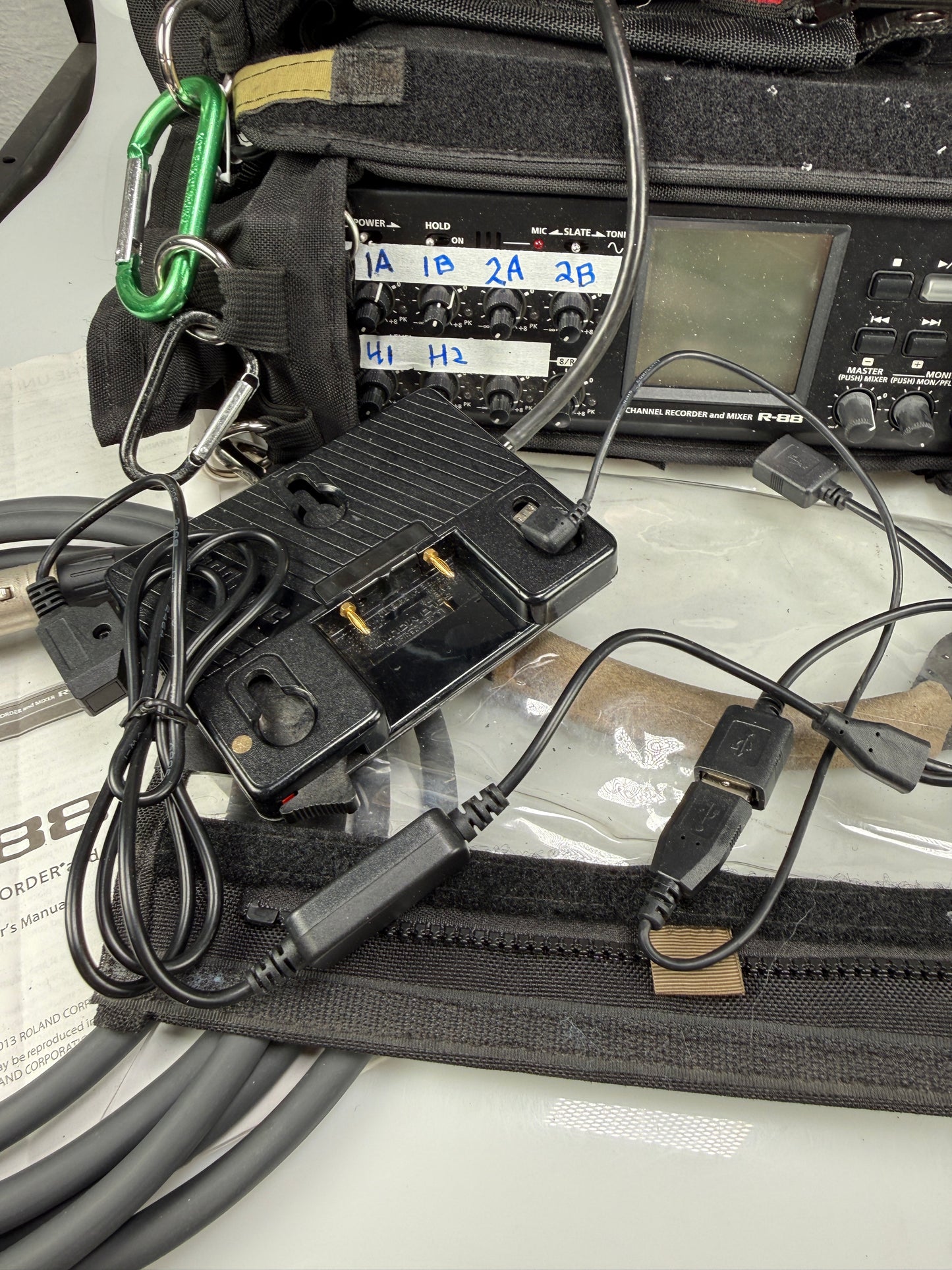 Roland R-88 8-Channel Recorder and Mixer + Porta Brace bag and power supply