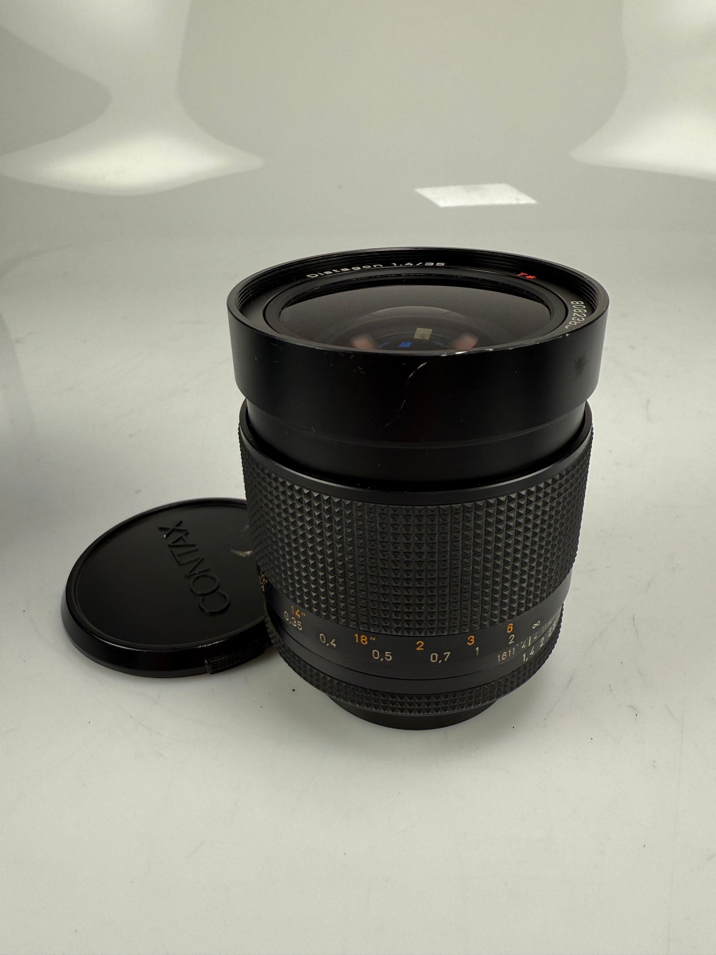Contax Carl Zeiss Distagon T* 35mm f1.4 CY mount lens Japan