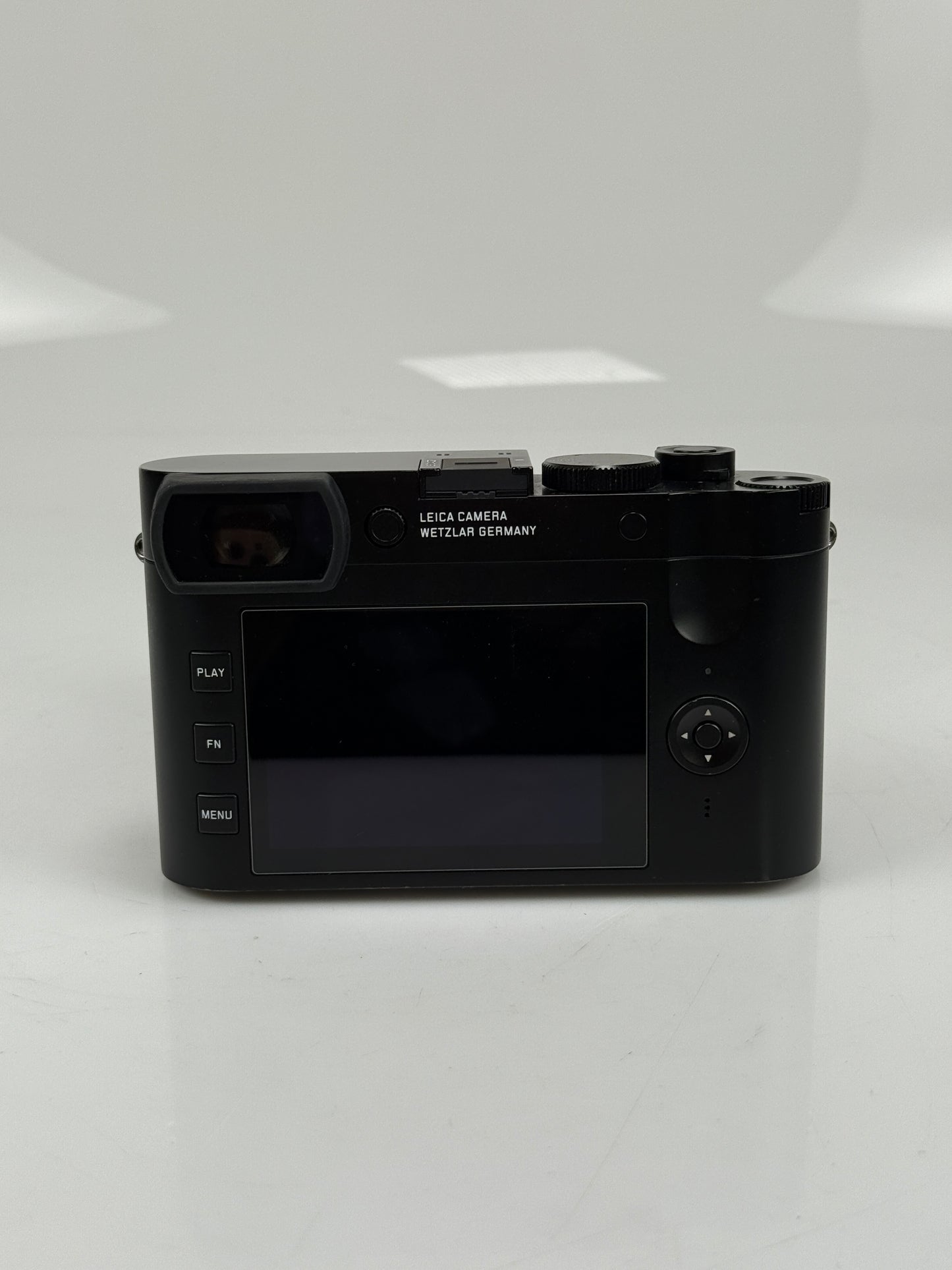 Leica Q2 Digital Camera 47.3MP w/28mm f1.7 ASPH Summilux Lens #19050