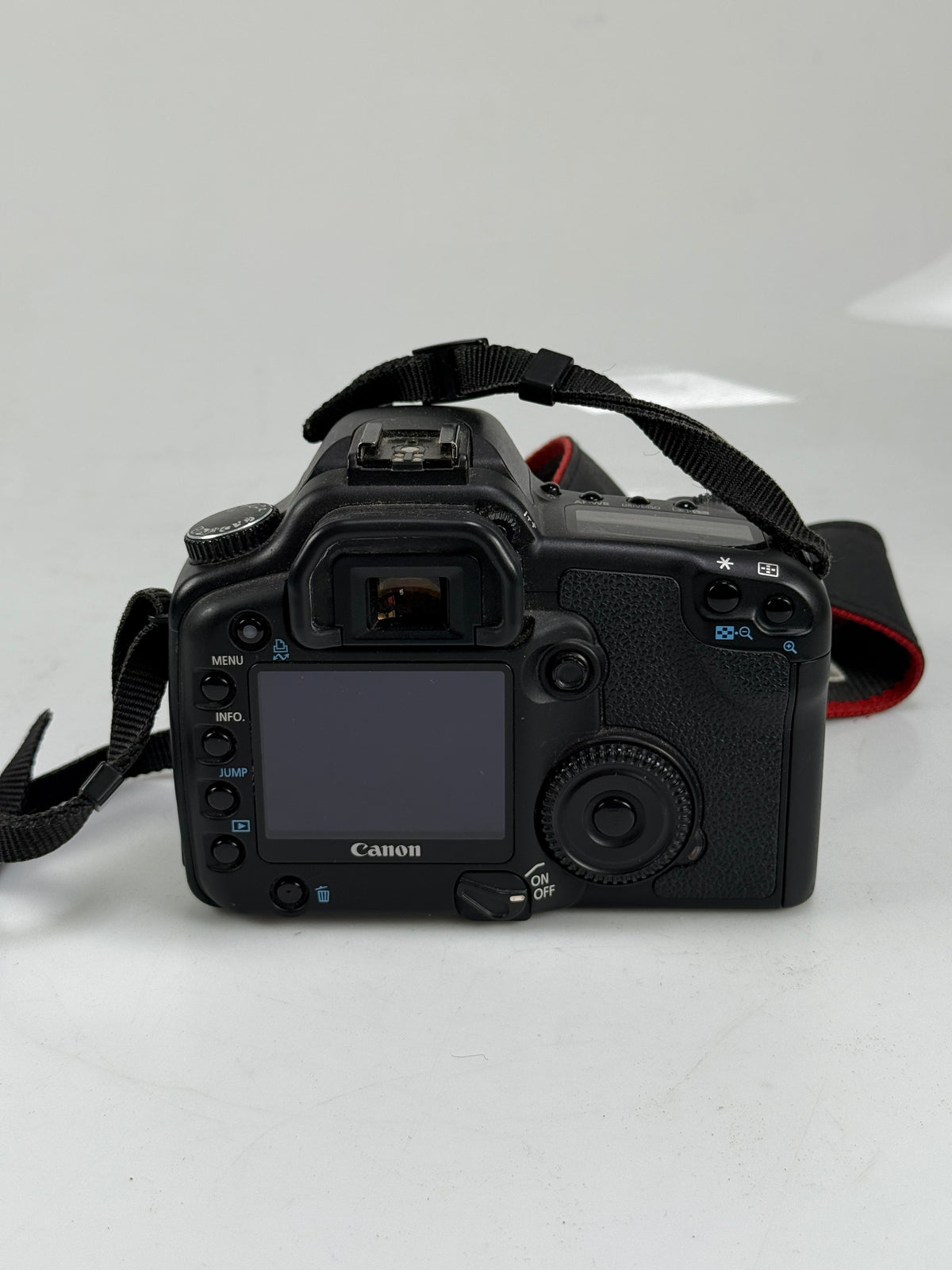 Canon EOS 30D 8.2MP Built-In-Flash Digital SLR Camera