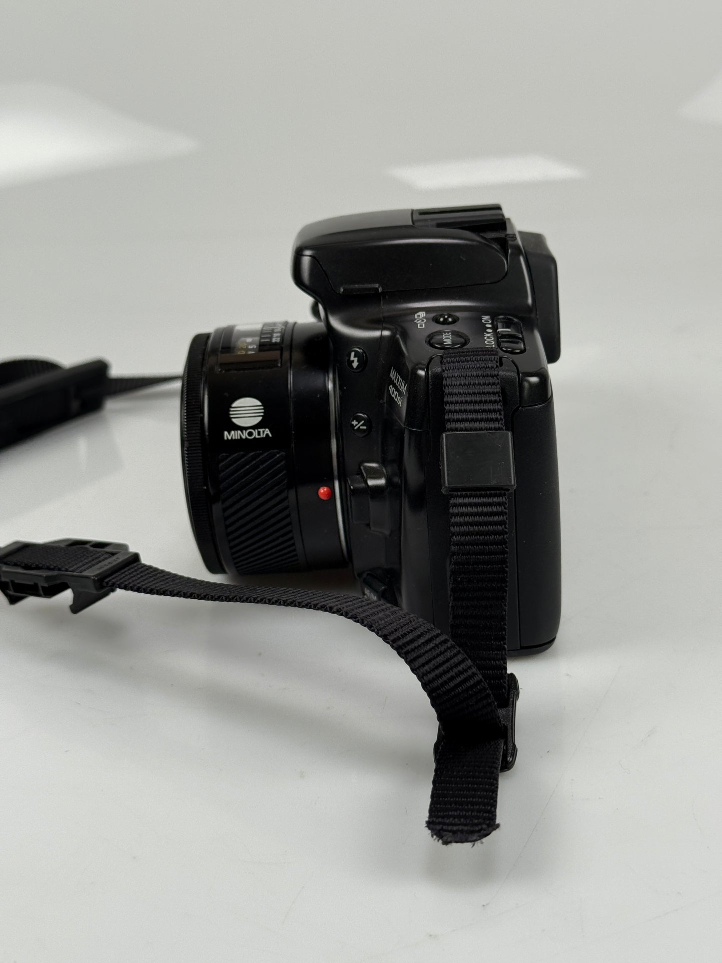 Minolta Maxxum 400si 35mm SLR Film Camera with 50mm f1.7 AF lens