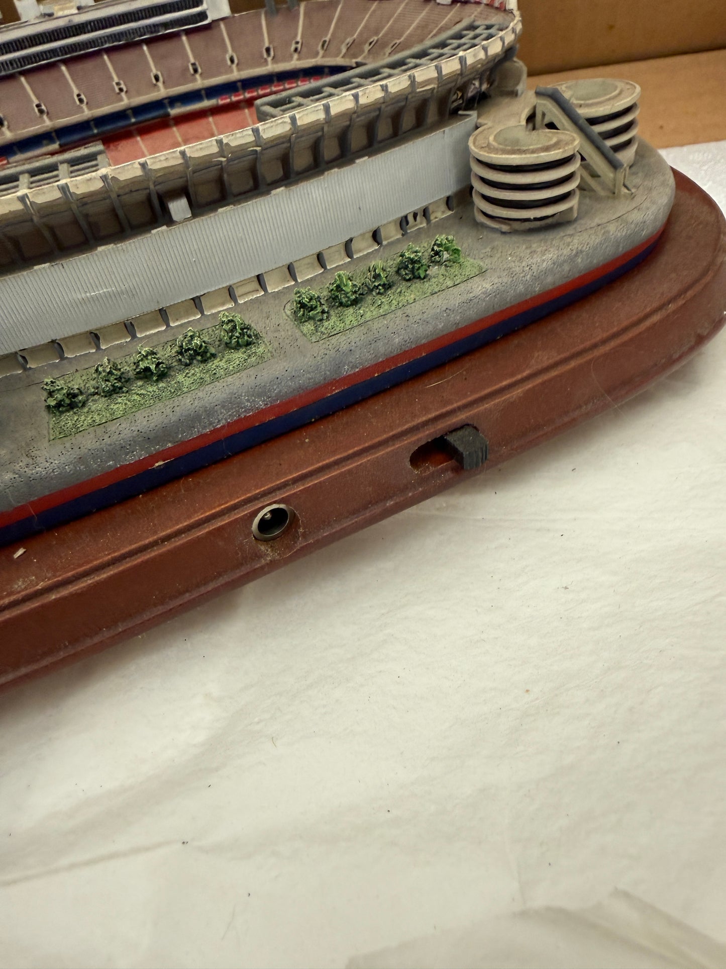 Danbury Mint Giants Stadium New York Giants Football Team Display Model