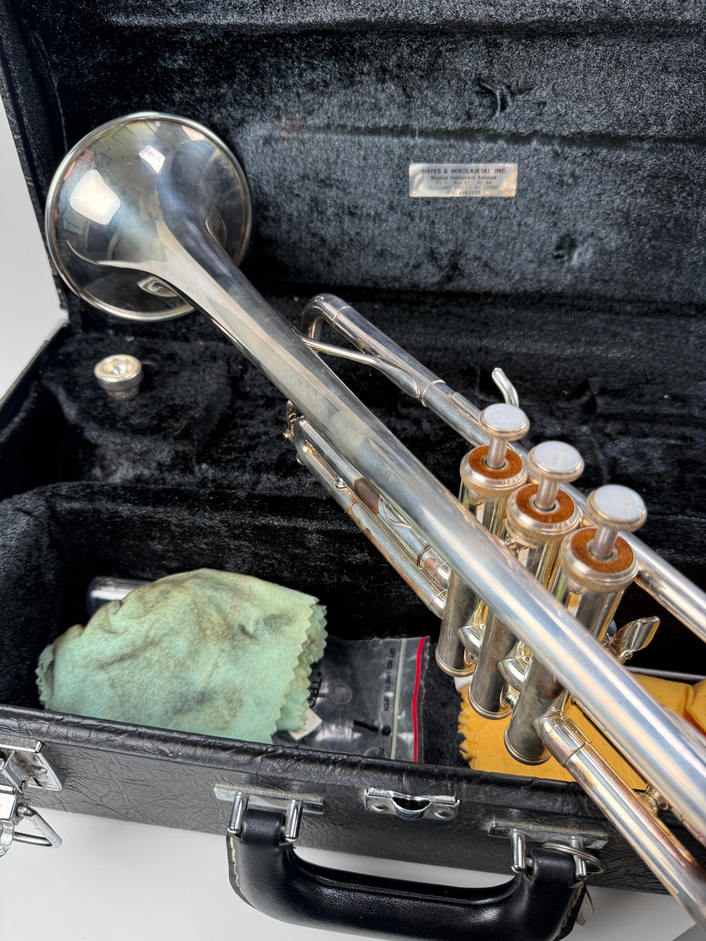 Yamaha Silver Trumpet YTR4320ST with case and 11C4-7C mouthpiece