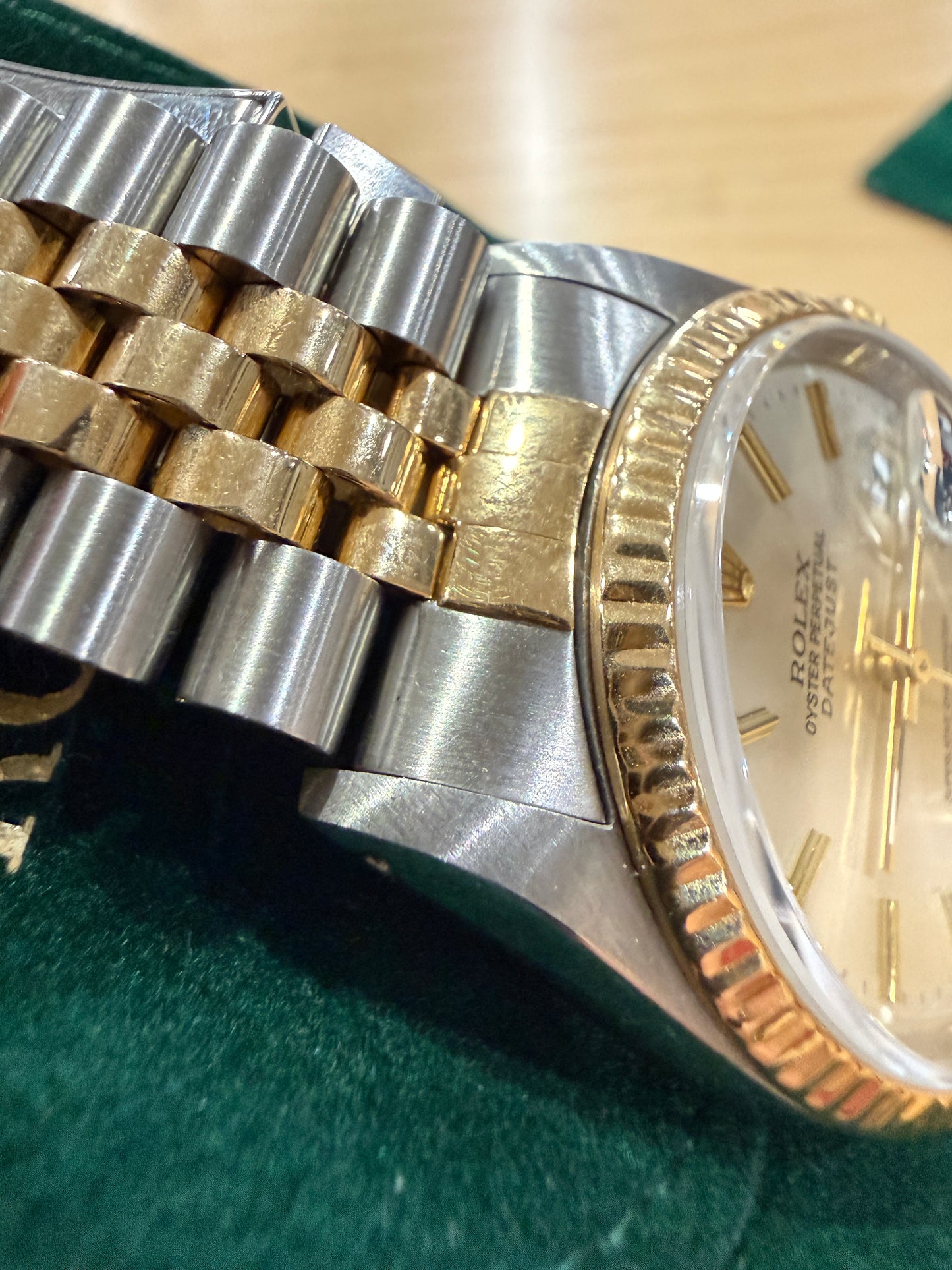 ROLEX Men’s Datejust 16233 18K Gold Steel Two Tone  Silver Dial Jubilee Watch