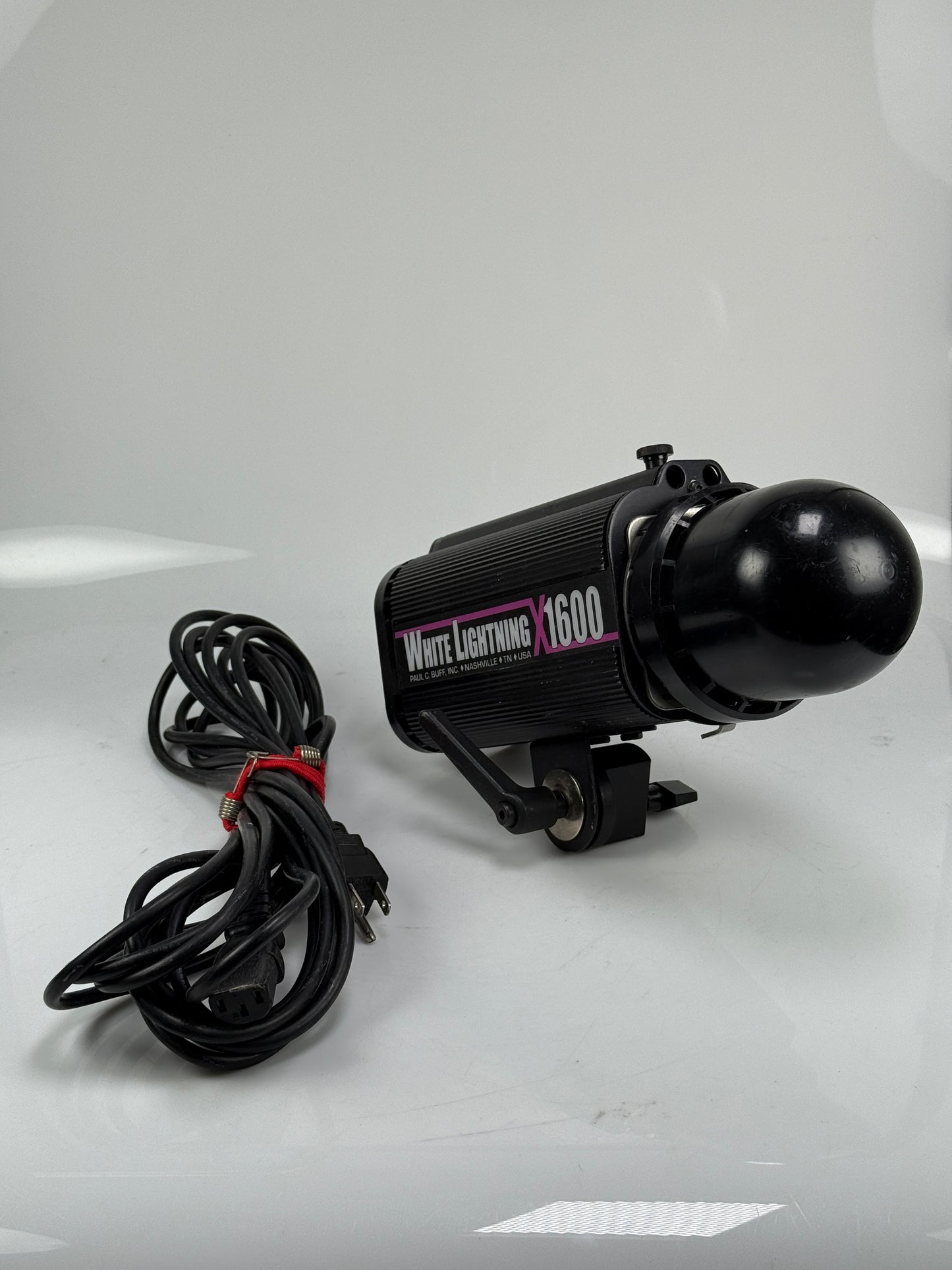 White Lightning X1600 Monolight Studio Flash