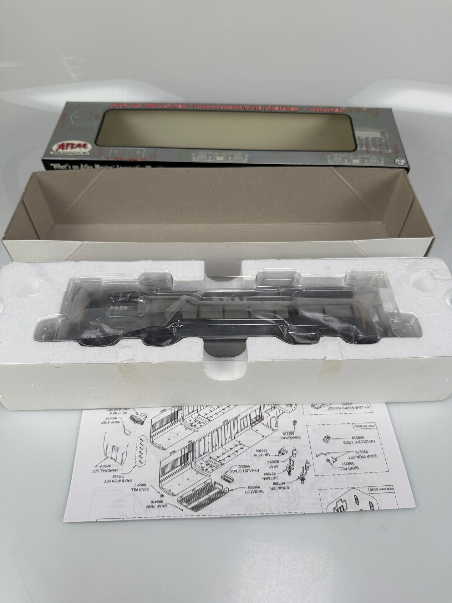 Atlas 10000 452 HO U30B Norfolk Western - Road 8525 Locomotive