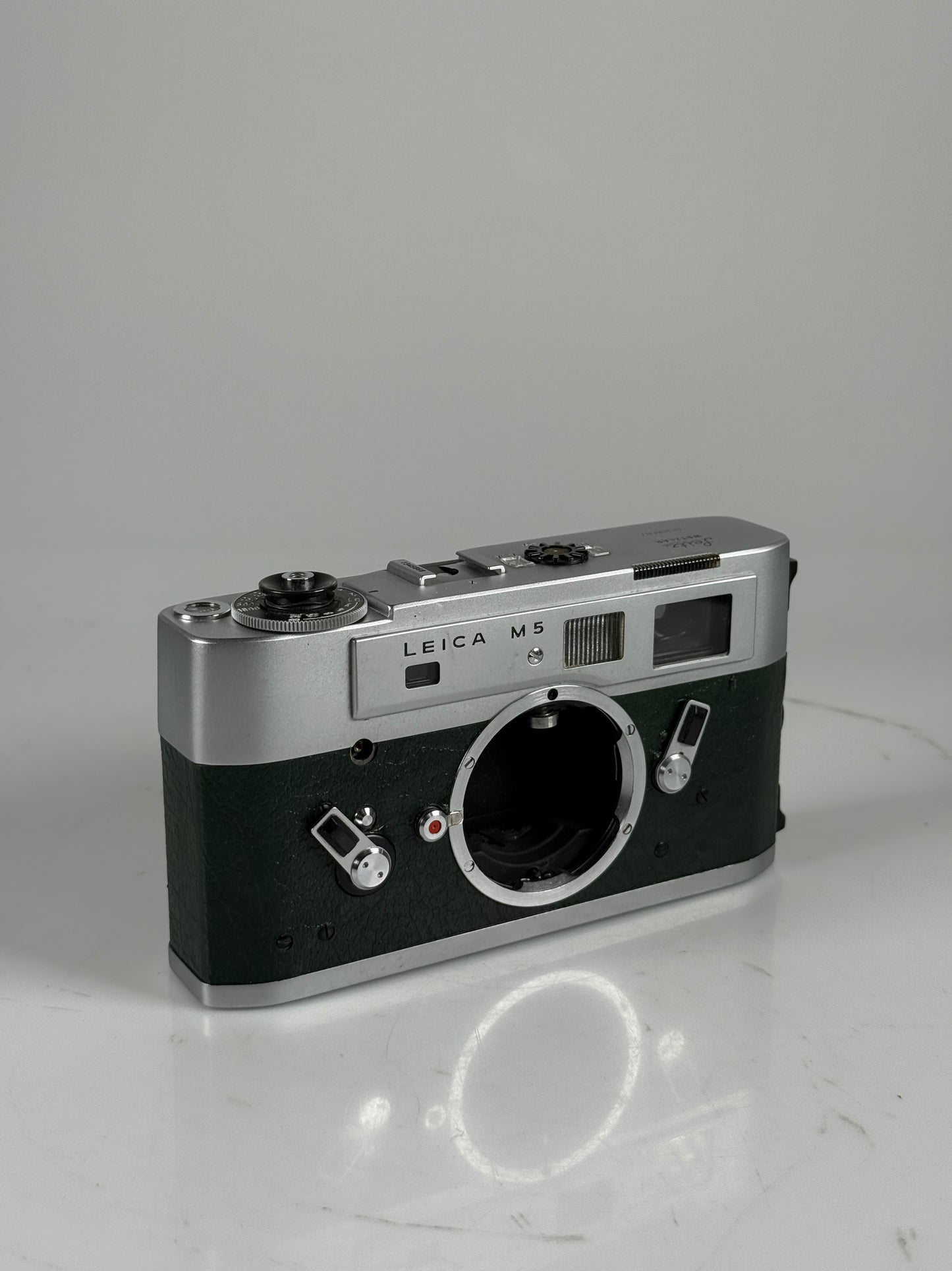 Leica M5 Chrome Rangefinder 35mm Film Camera
