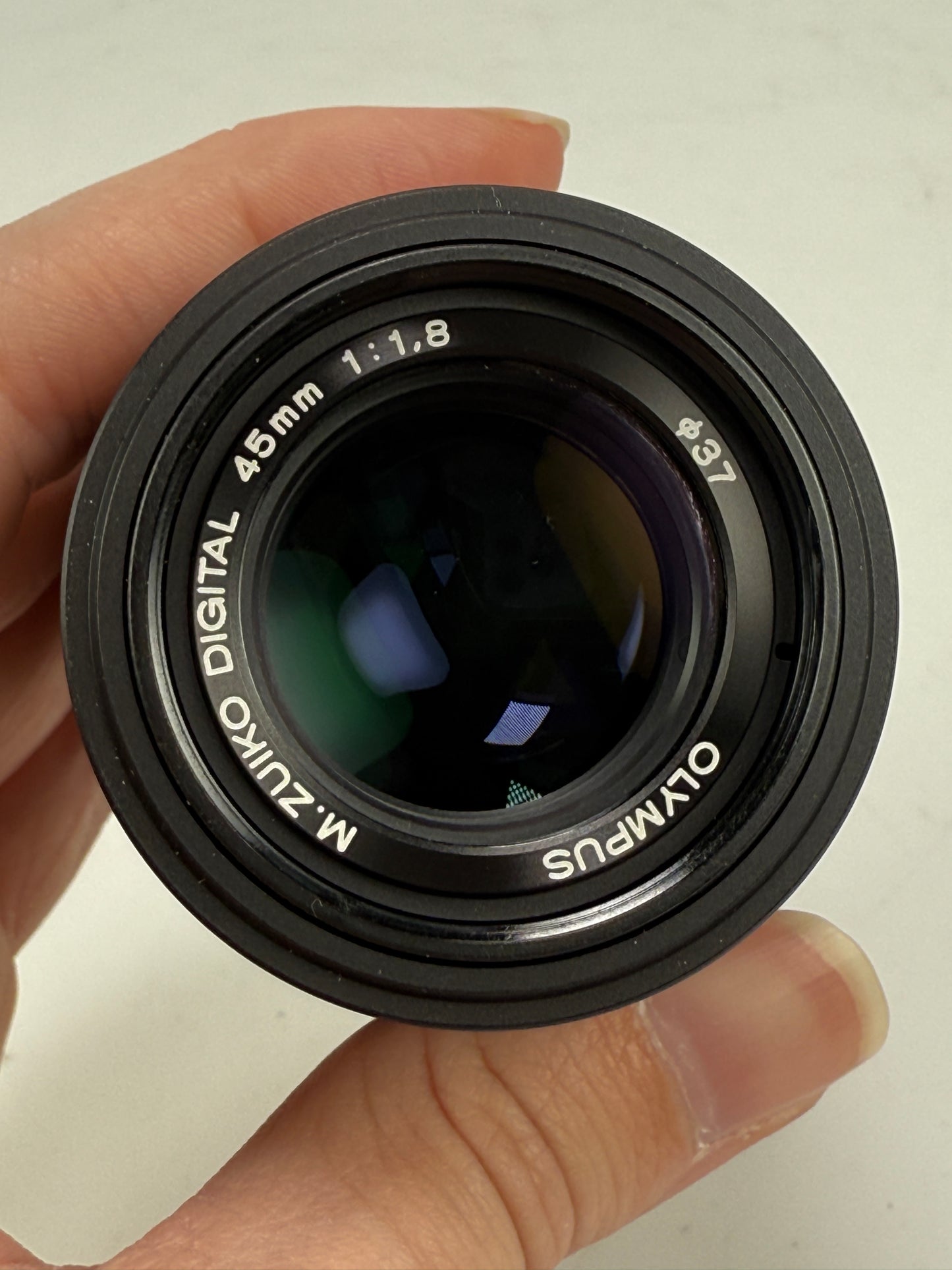 Olympus M.Zuiko Digital 45mm F1.8 Lens for Micro Four Thirds black