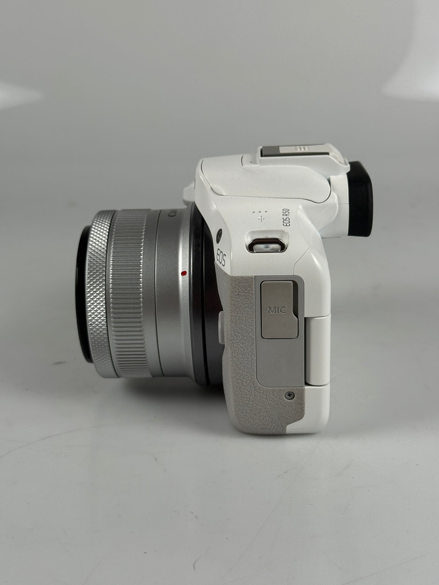 Canon R50 White + RF-S 18-45mm + 55-210mm Dual Lens Kit