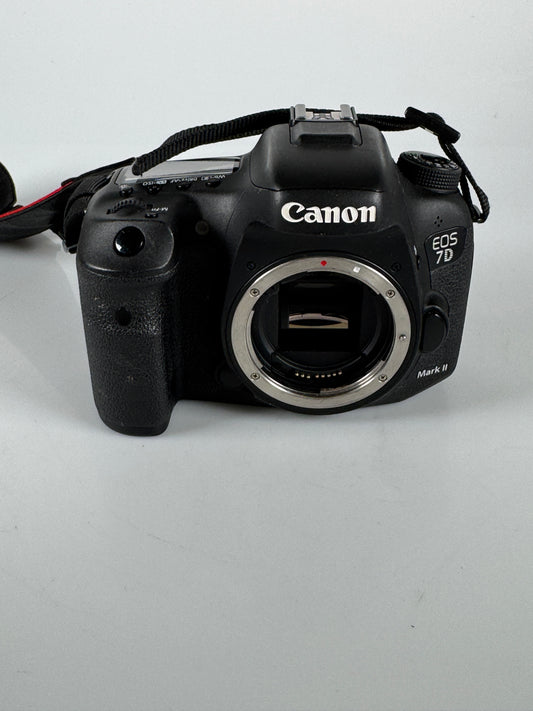 Canon EOS 7D mark II 20.2MP Digital SLR Camera Body