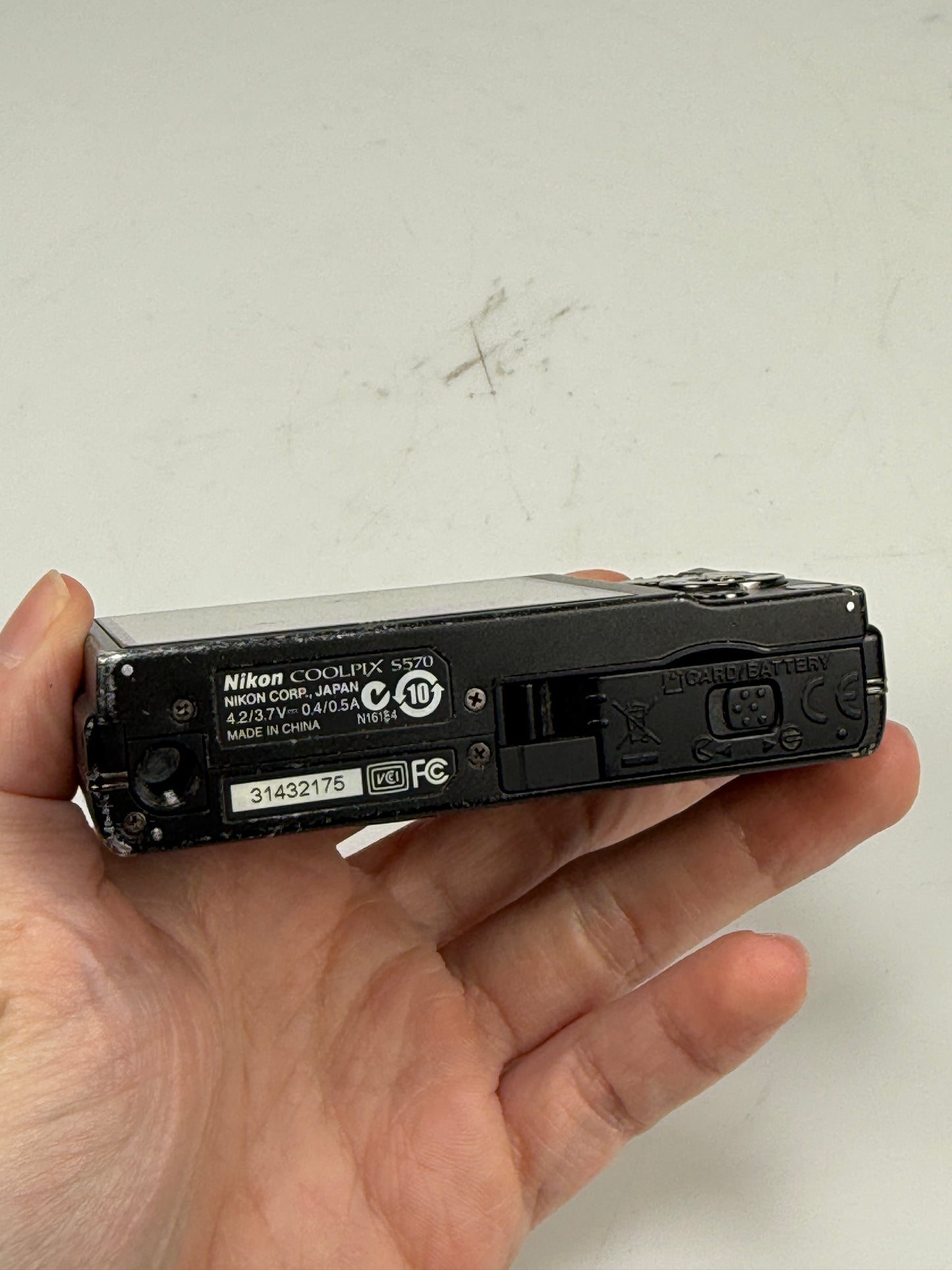 Nikon COOLPIX S570 12.0MP Compact Digital Camera Black