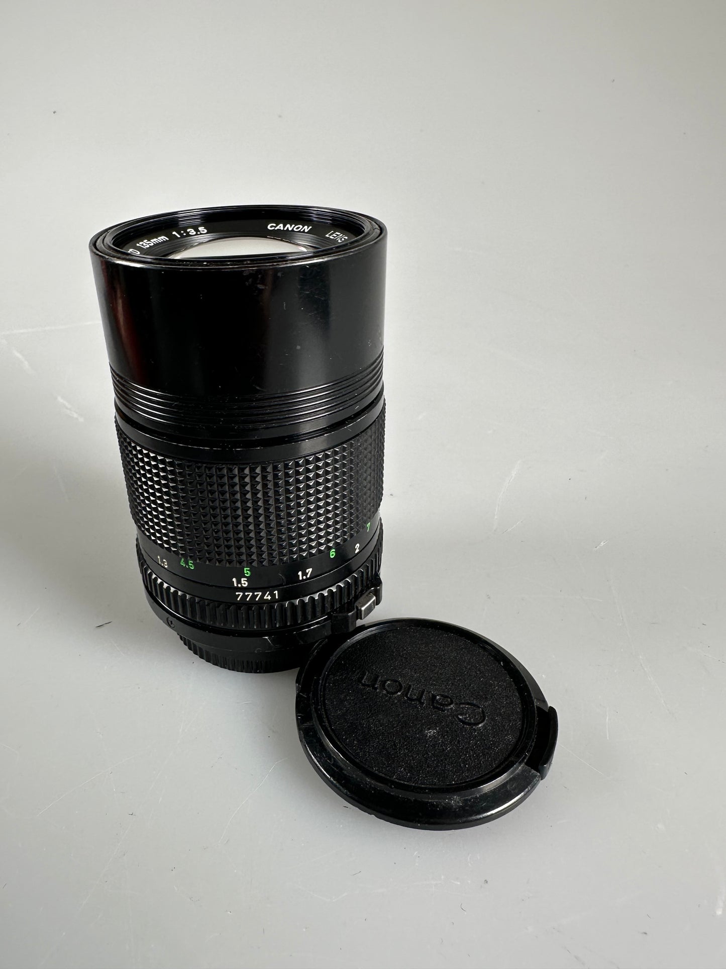 CANON FD 135mm F3.5 FD Mount Telephoto Prime Manual Lens