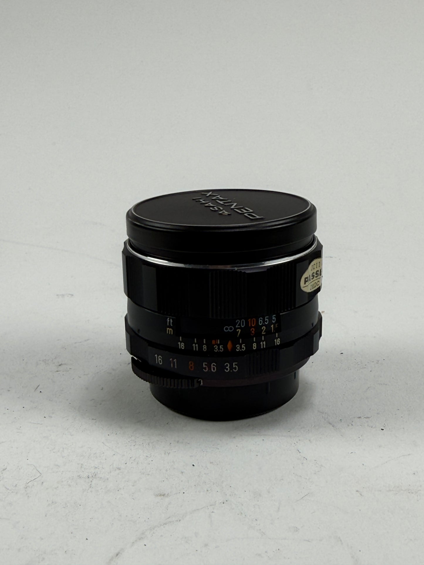 Asahi Pentax Super Takumar 28mm f3.5 Manual Lens M42 Screw Mount