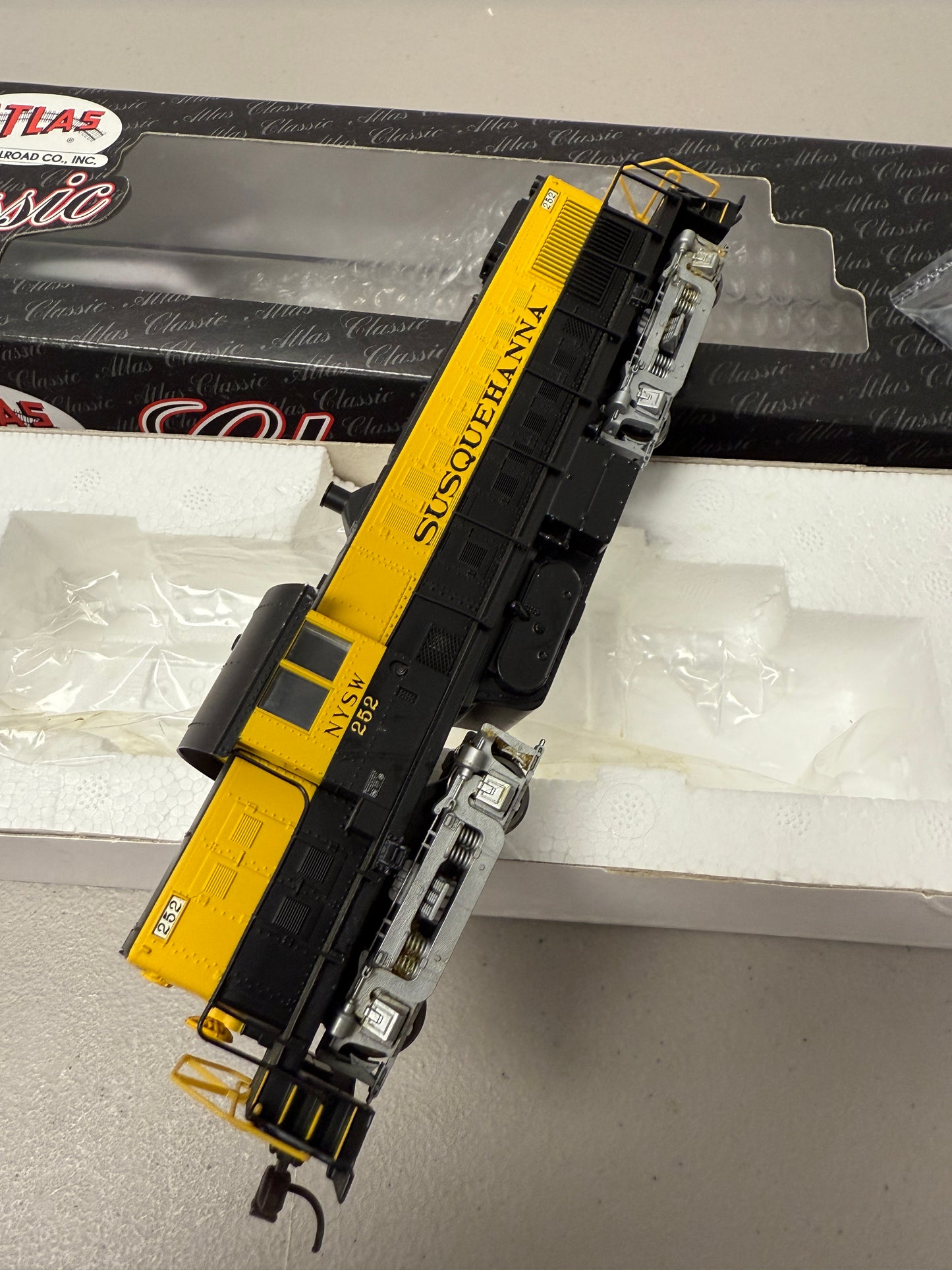 ATLAS #8869 HO RS-1 SUSQUEHANNA #252 Alco NYSW