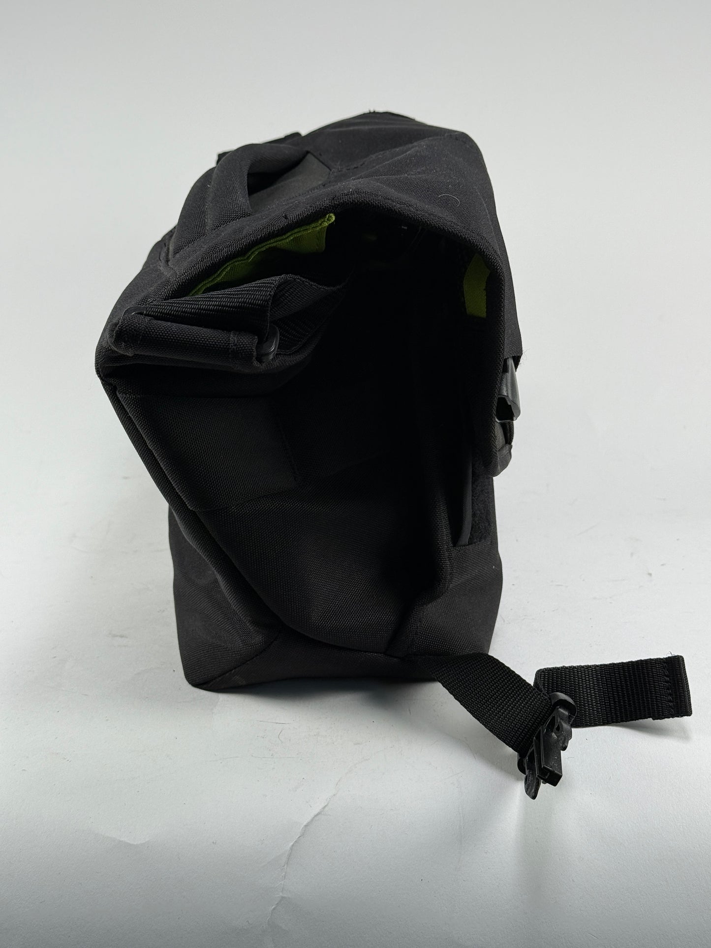 Crumpler “The five Million Dollar Home” Camera Shoulder Bag Black