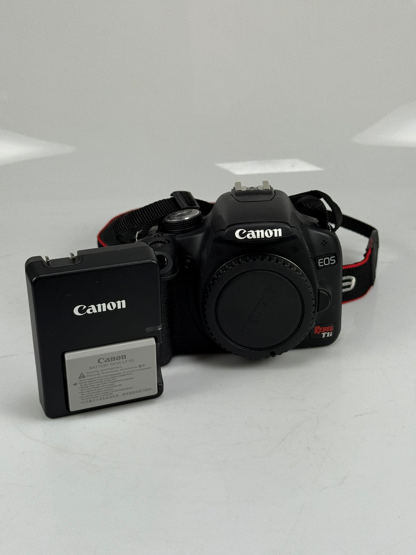 Canon 15.1MP CMOS Digital SLR Camera EOS Rebel T1i Body