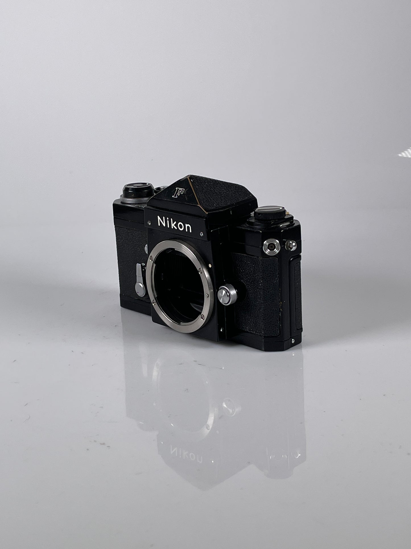 Nikon F Black body prism eye level finder 35mm film camera