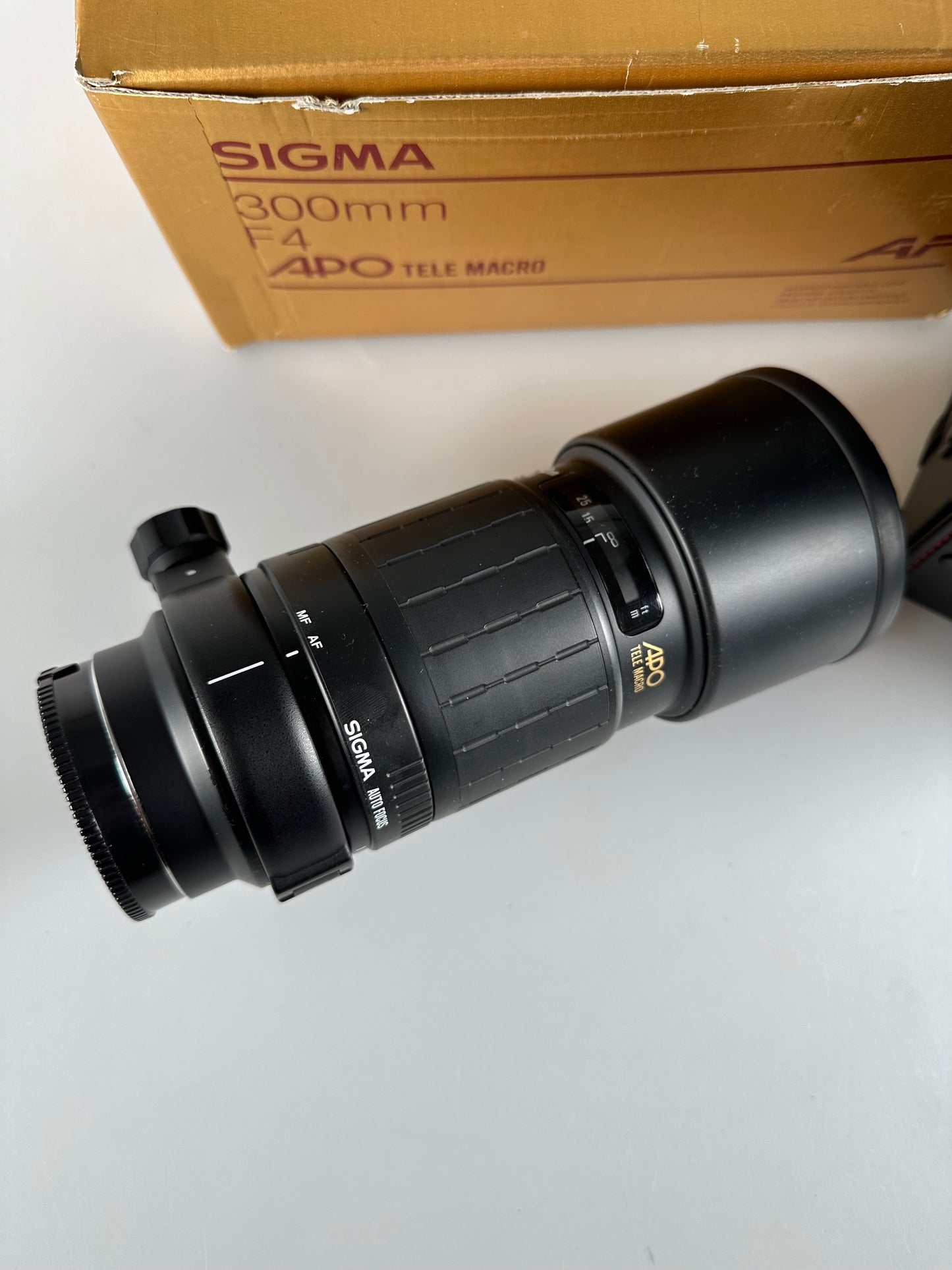 SIGMA AF APO TELE MACRO 300mm F4 Telephoto lens for Minolta