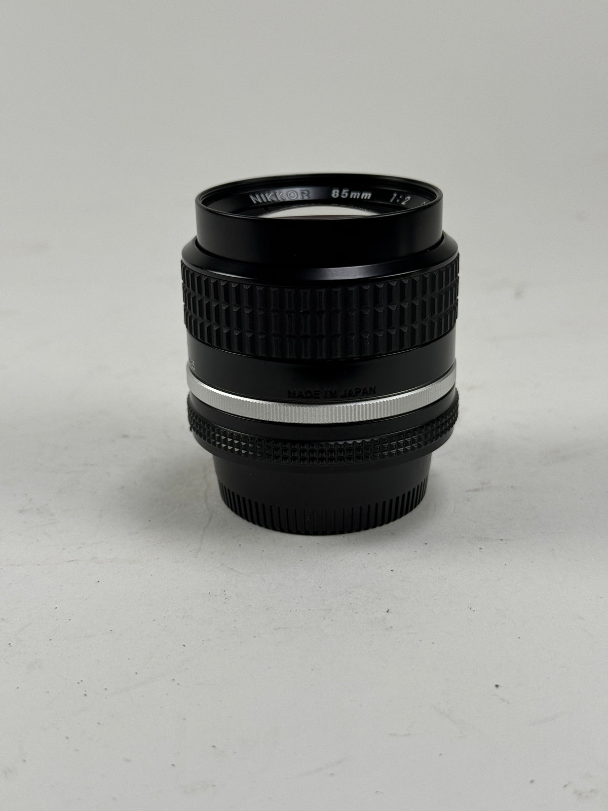 NIKON AIS NIKKOR 85mm f2 Portrait MF Prime Camera Lens