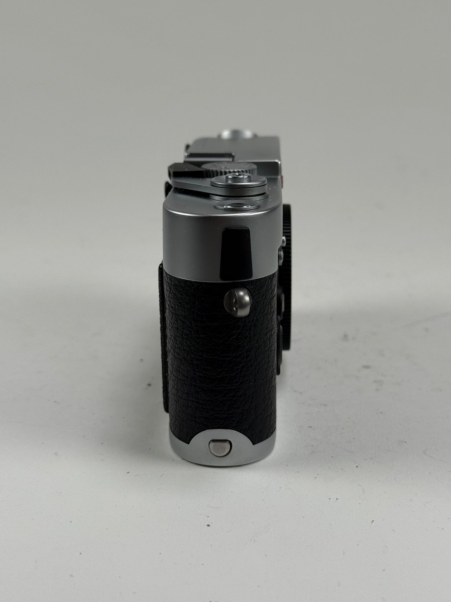 Leica M6 Classic Chrome 0.72 35mm rangefinder film camera 10414