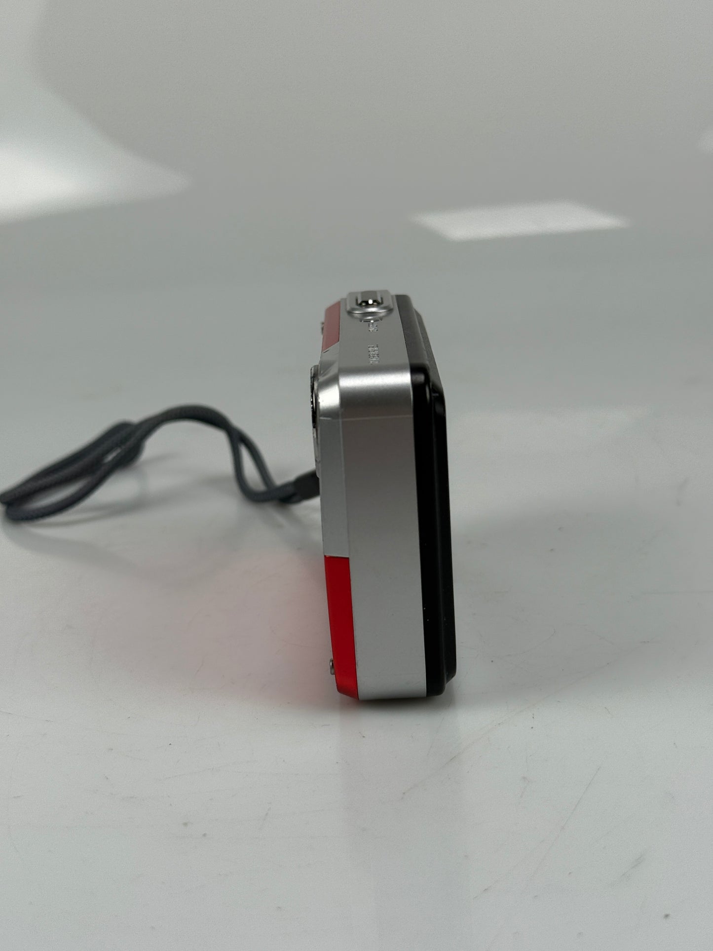 Olympus X-560WP Waterproof Digital Camera 10mp