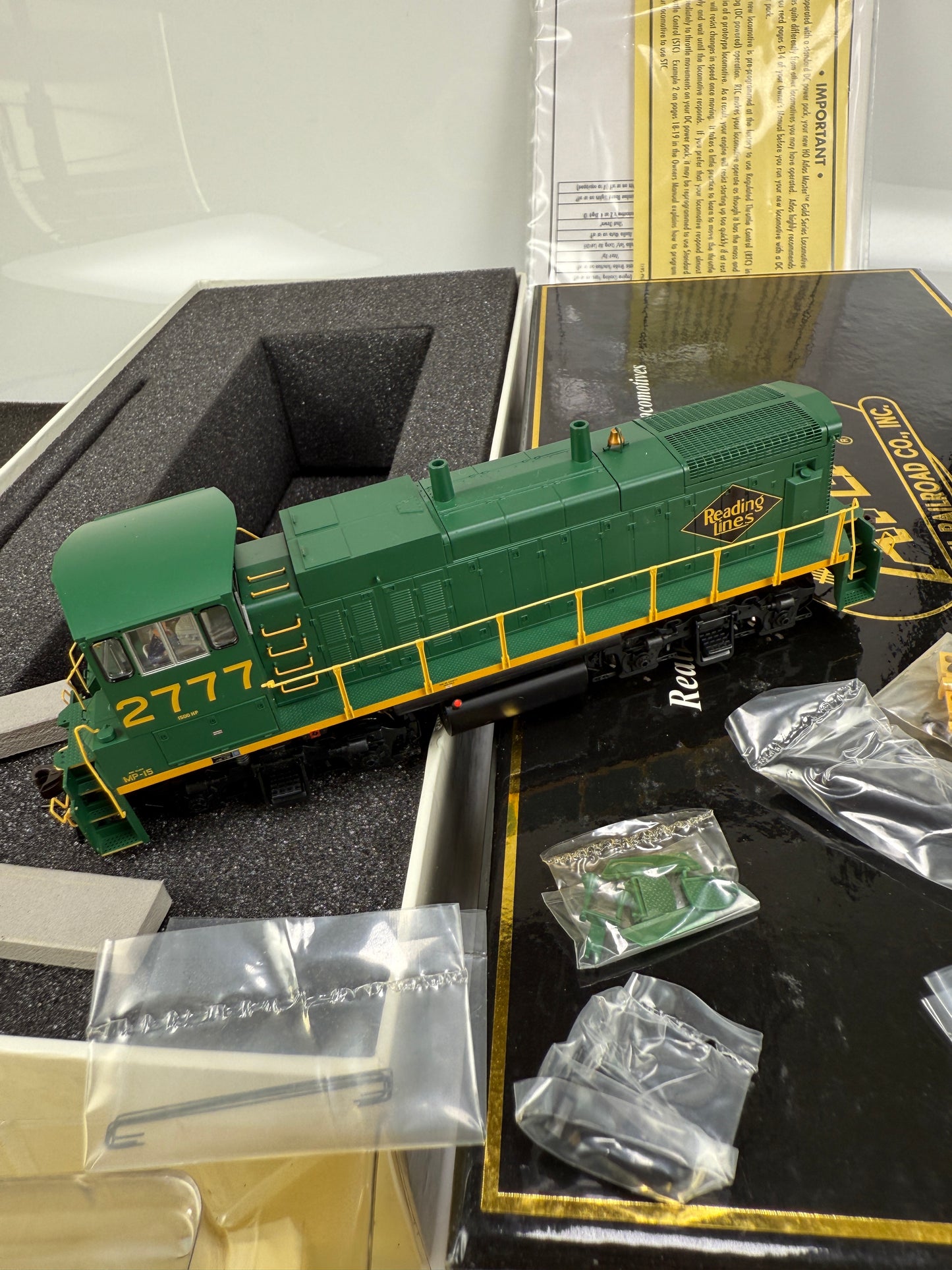 ATLAS master gold 9425 RDG reading MP-15DC Diesel 2777 locomotive w/ DCC & Sound