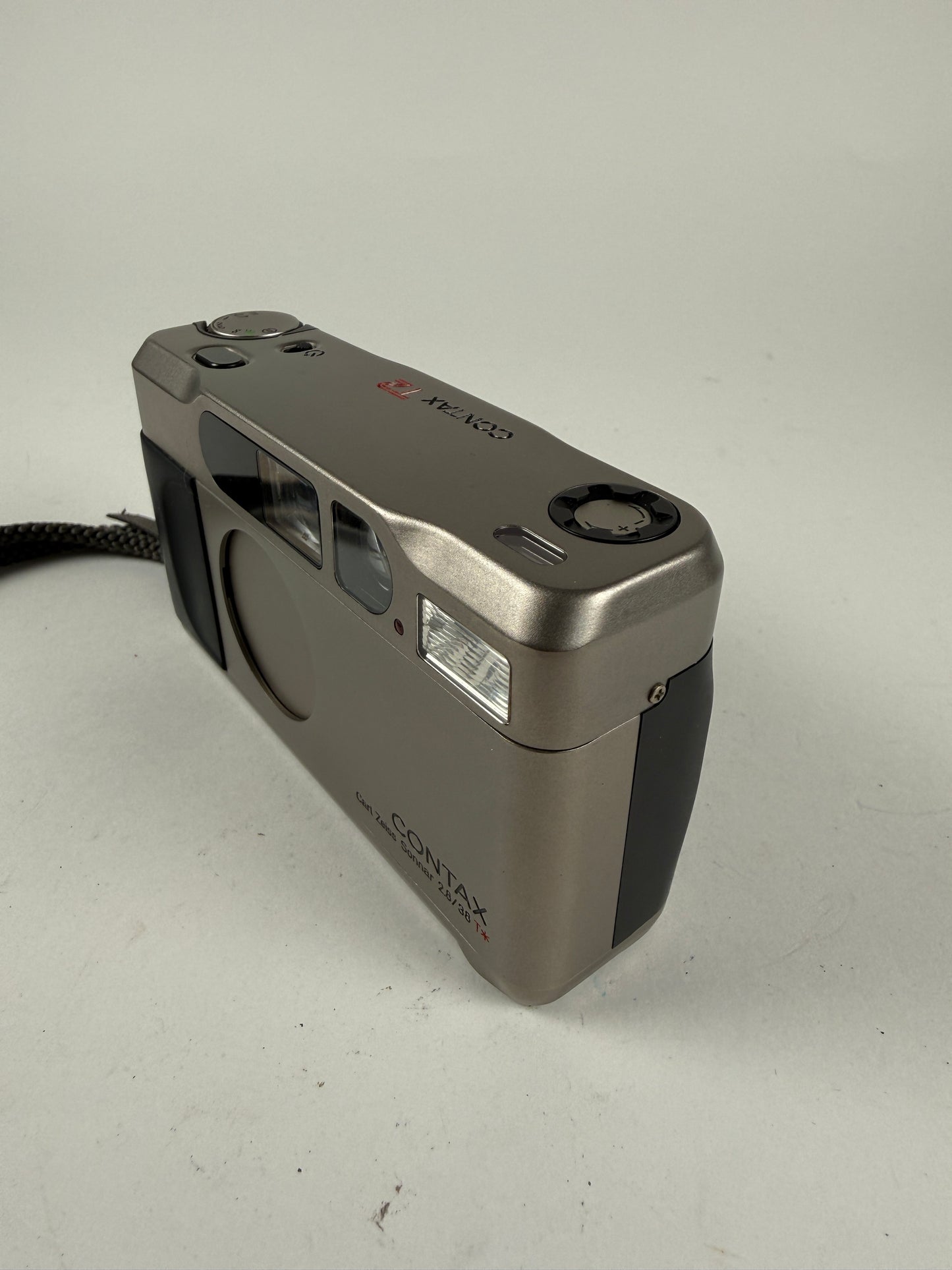 CONTAX T2 Point ＆ Shoot 35mm Film Camera