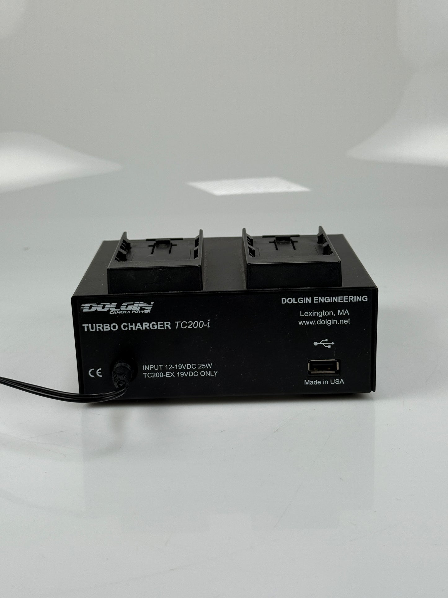 Dolgin Engineering TC200-i Fast Charger for Canon LP-E6 5D Batteries