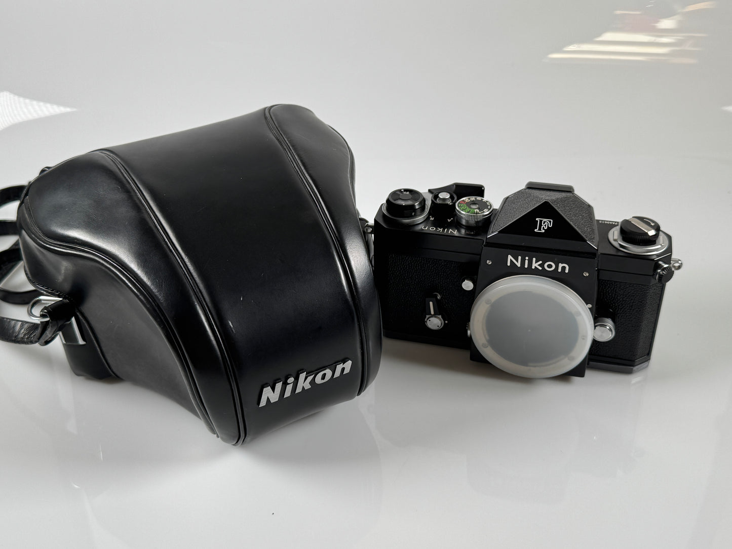 Nikon F Apollo Eye Level Black Late Model S/N 74xxxxx NOS camera