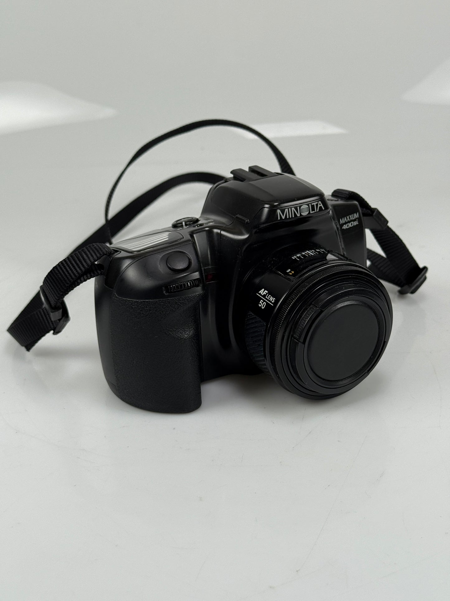 Minolta Maxxum 400si 35mm SLR Film Camera with 50mm f1.7 AF lens