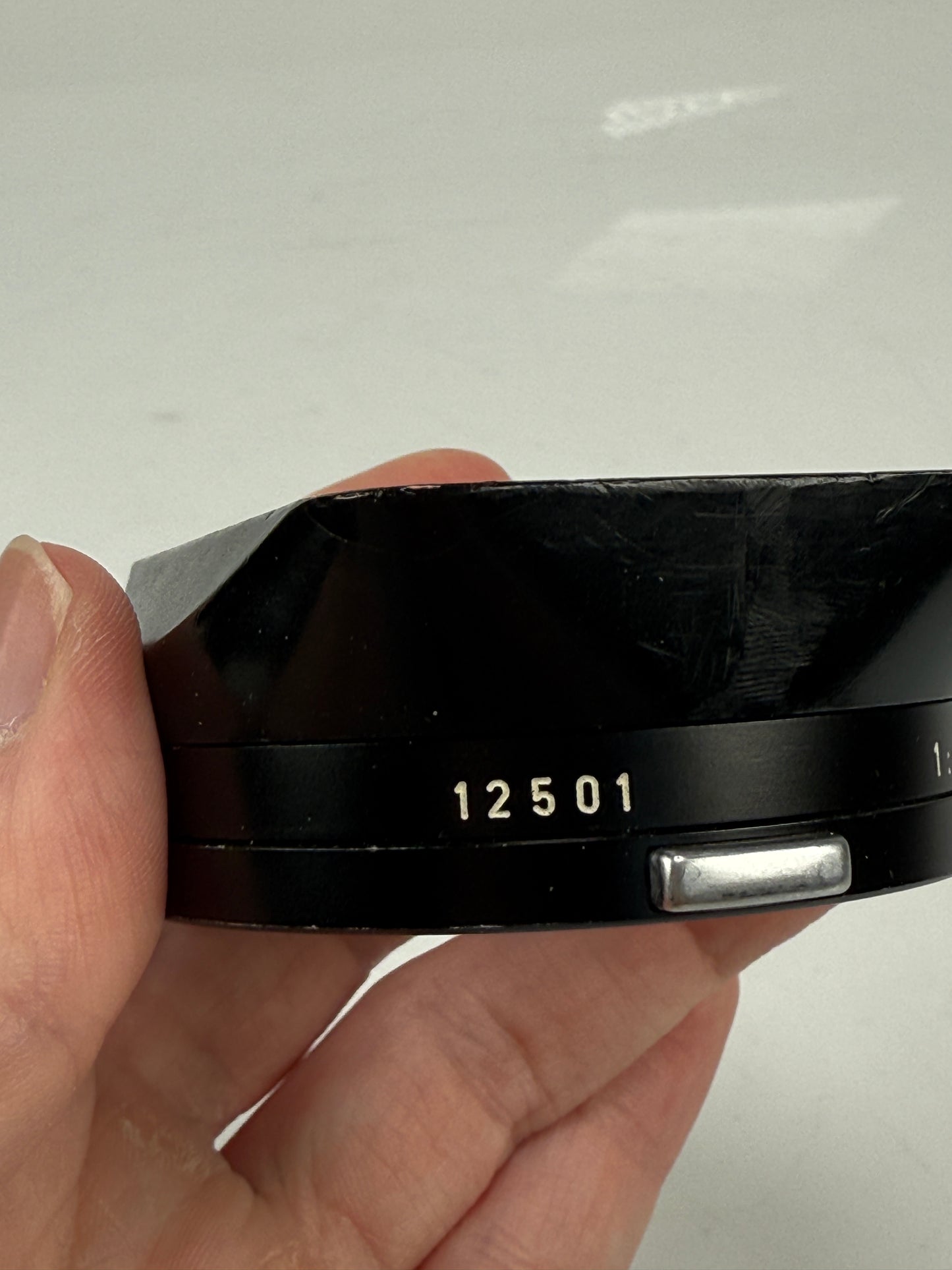 Leica 28mm f2.8 Elmarit V2 9 Element Lens Infinity Lock w/ hood 12501 (18th made)