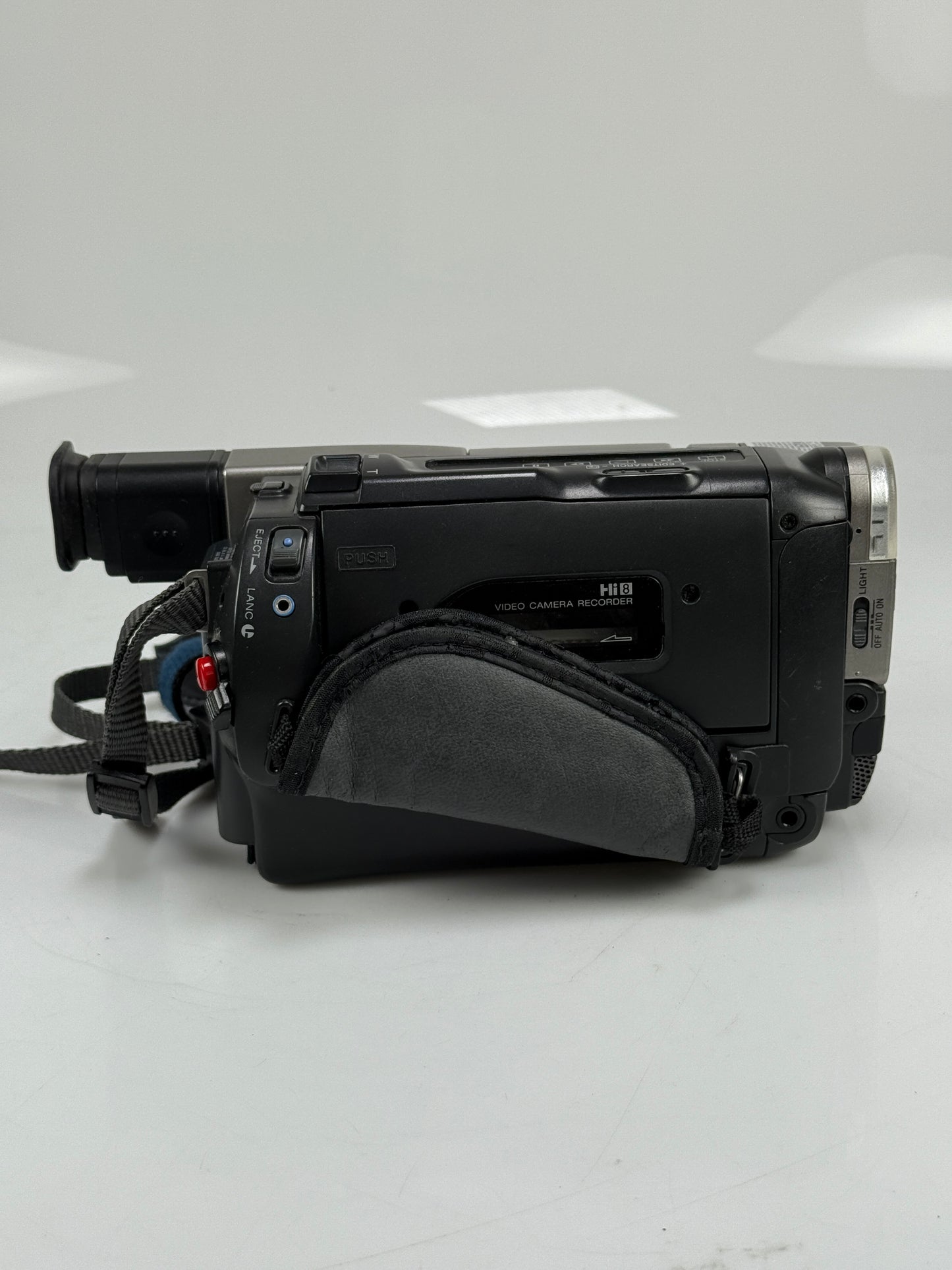 Sony CCD-TRV67 Hi8 Analog Camcorder - Record Transfer Watch Video8