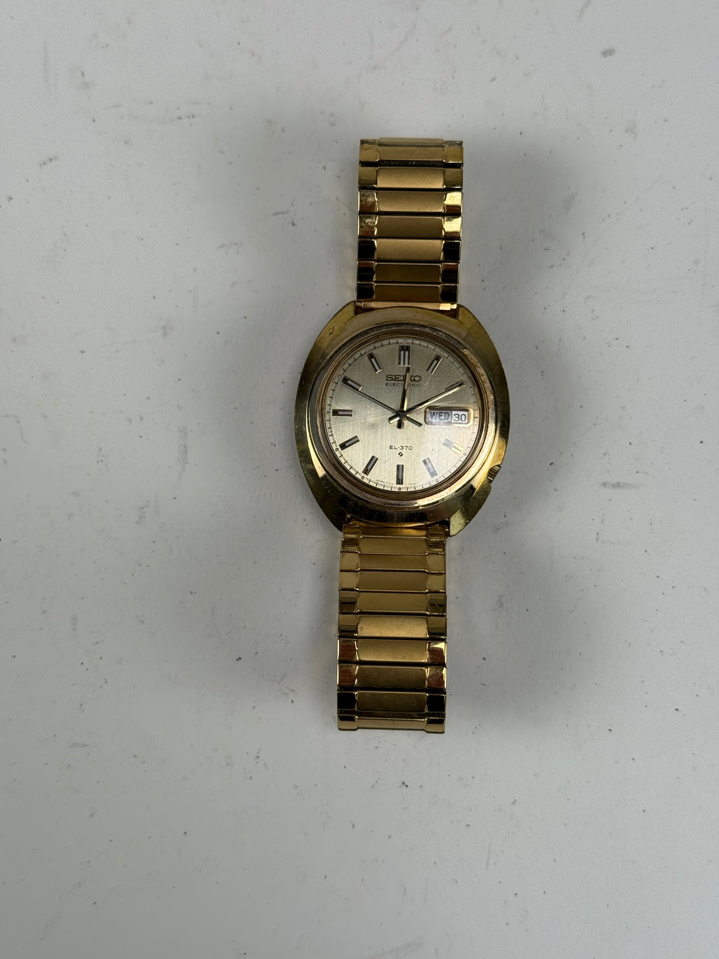 Seiko Electronic EL-370 Watch Men 38mm Champagne Dial Gold Tone Daydate