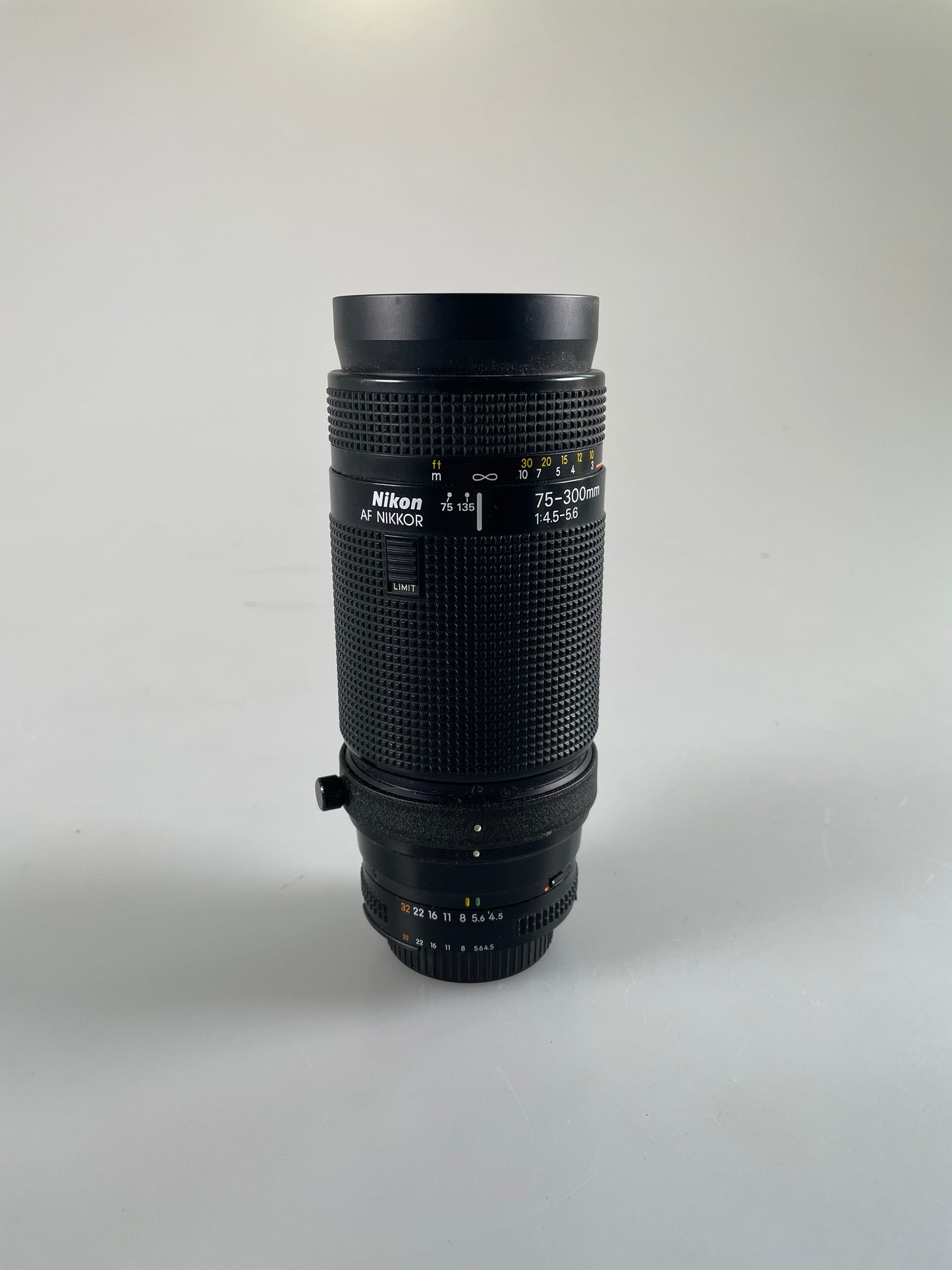 Nikon AF Nikkor 75-300mm F/4.5-5.6 Lens