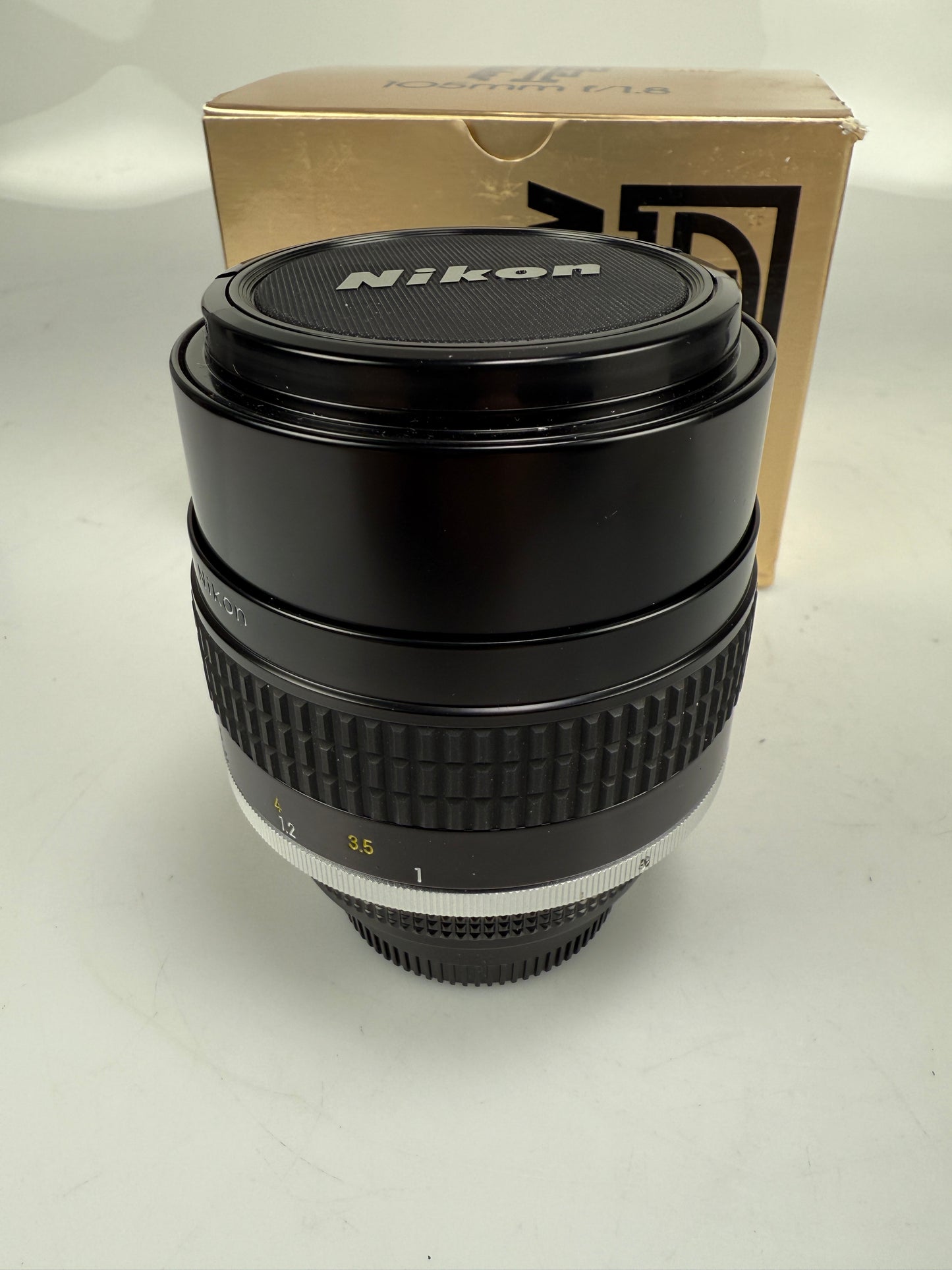 Nikon 105mm f1.8 AIS Telephoto Manual Focus Nikon F Mount Lens Ai-s