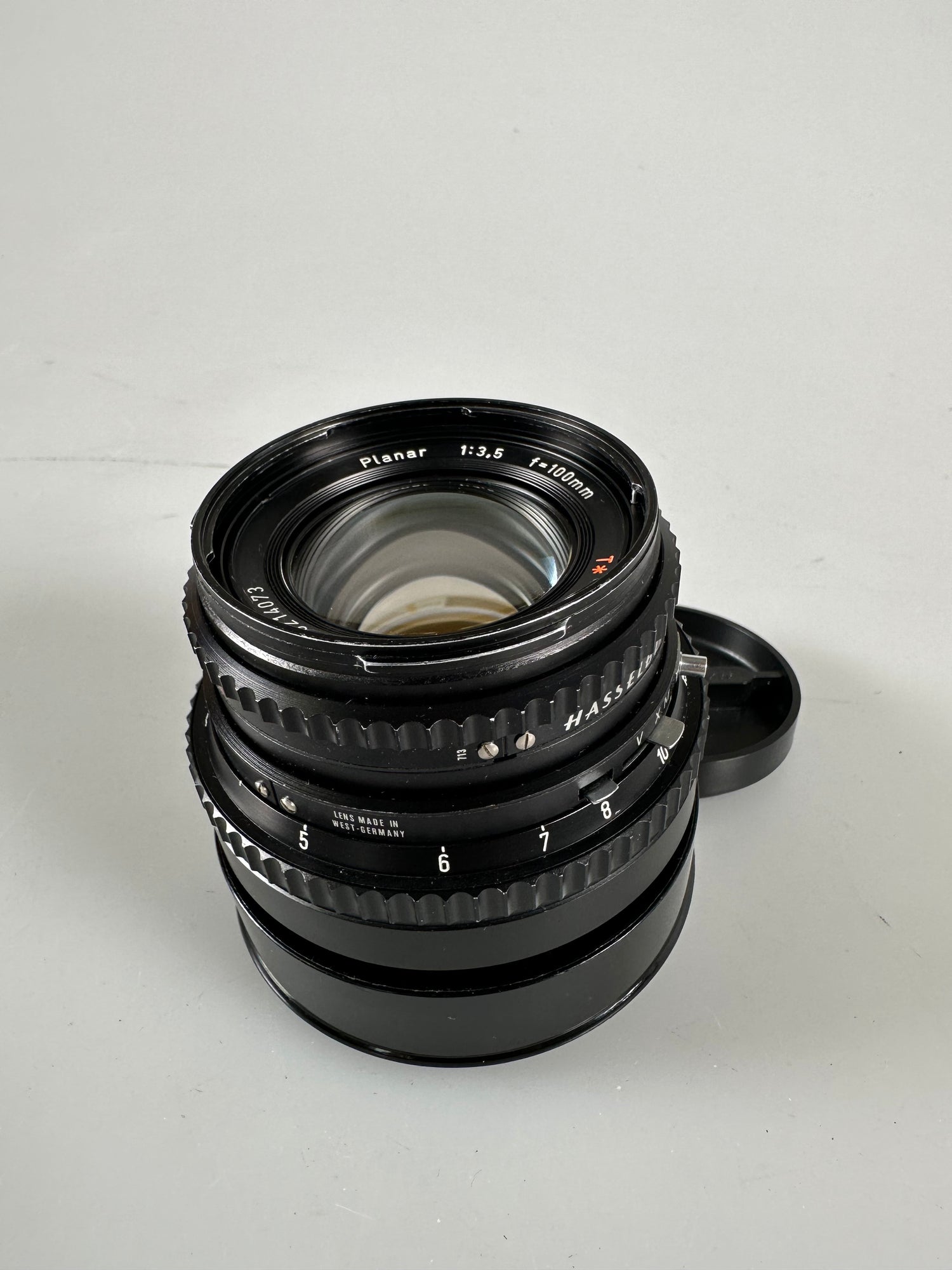 Hasselblad Carl Zeiss T* planar C 100mm f3.5 lens