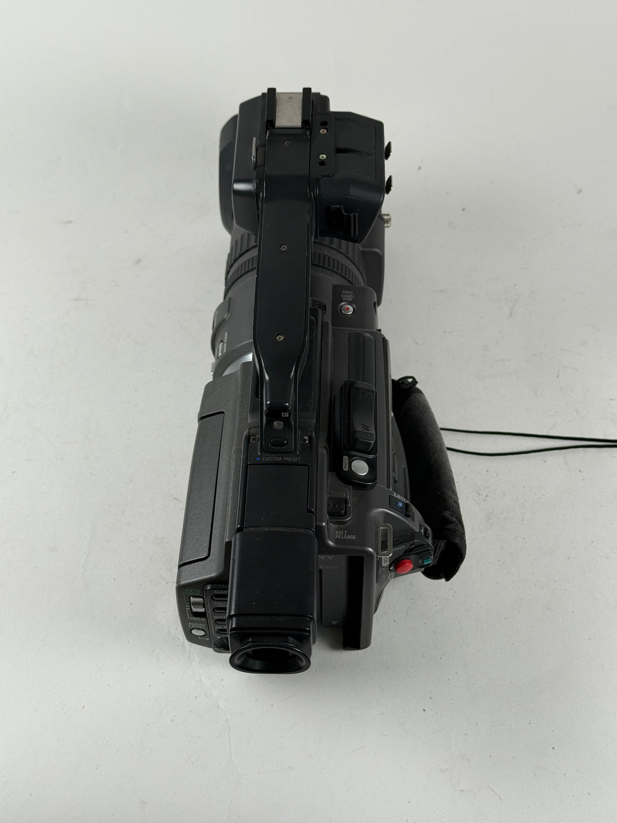Sony DSR-PD150 Professional 3CCD / DVCAM Mini DV Camcorder
