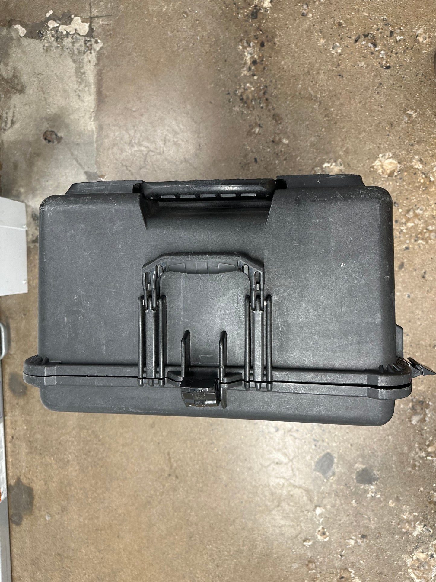 Pelican 1610 rolling Protector Case  Black Water Tight