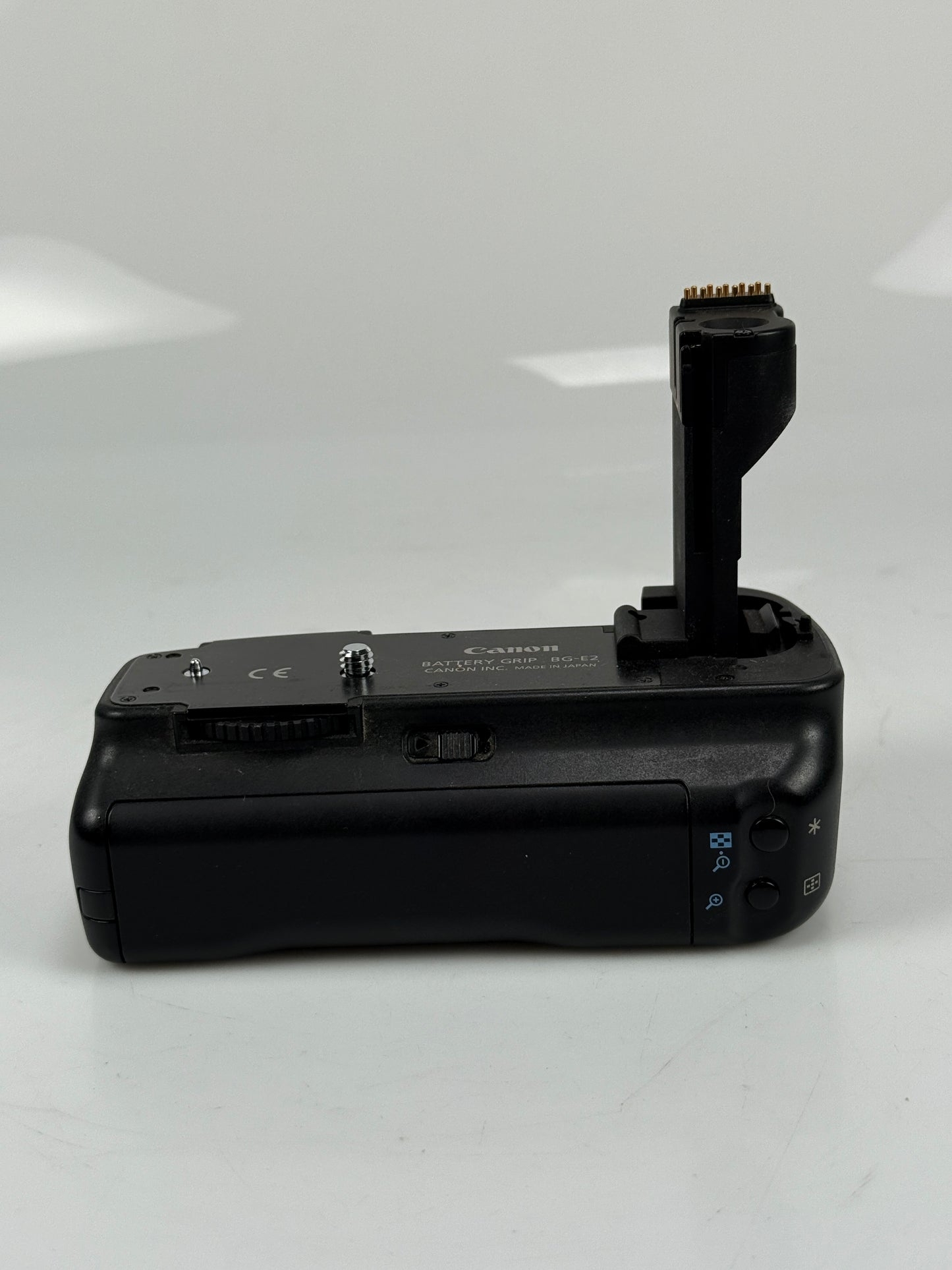 Canon BG-E2 Battery Grip for EOS 20D, 30D, 40D, & 50D Cameras