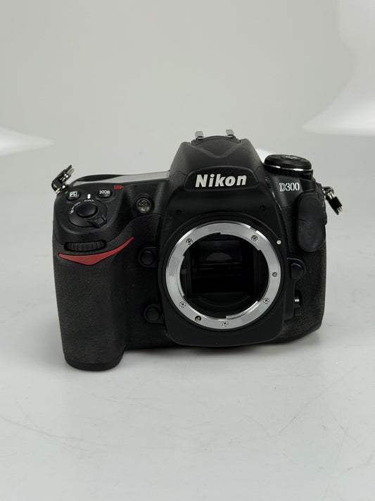 Nikon D300 12.3MP Digital SLR Camera Body SC: 1659