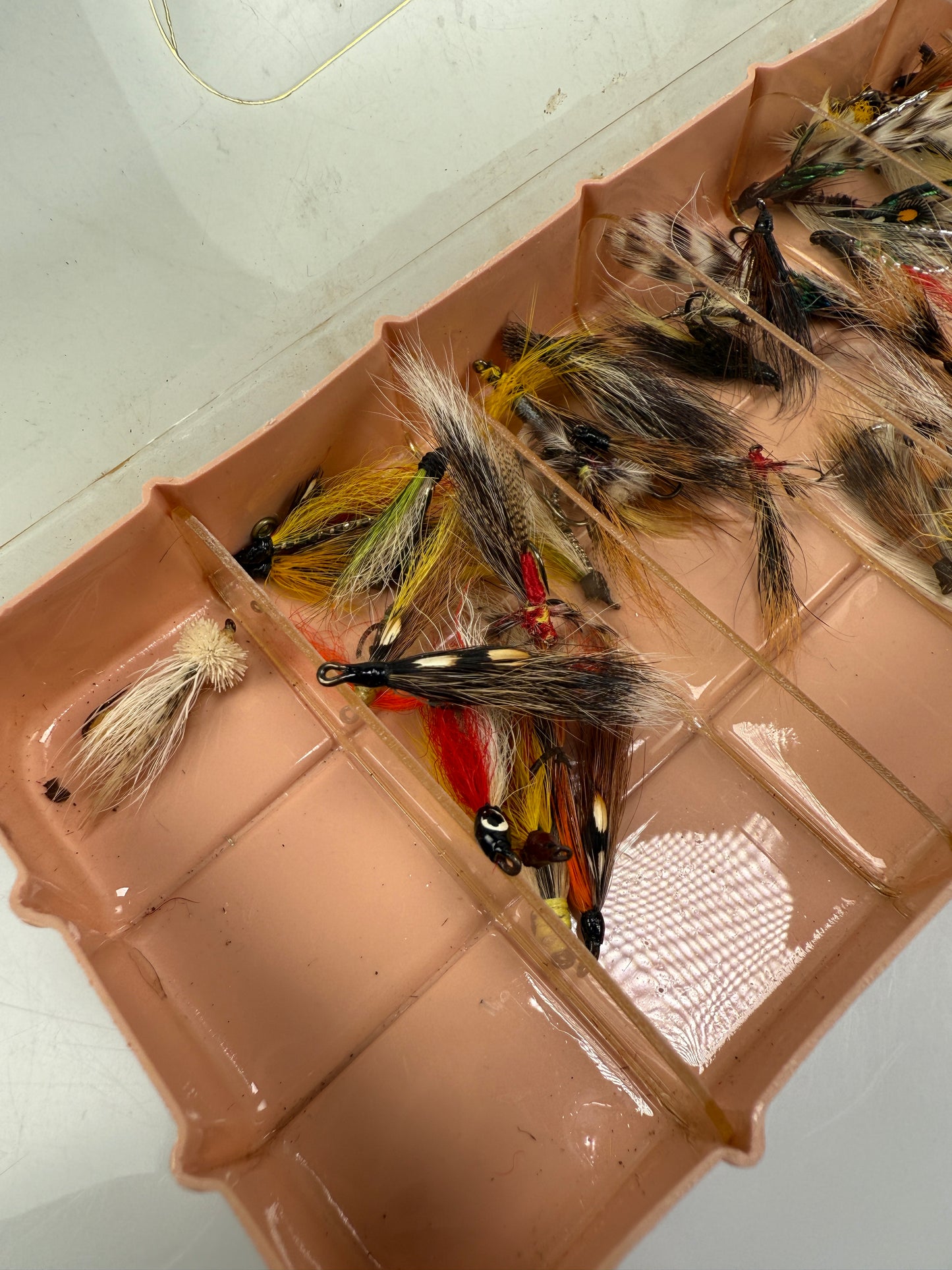 Vintage Orvis Logo Fly Fishing Box - Dewitt Plastics- 18 Compartment + Flies