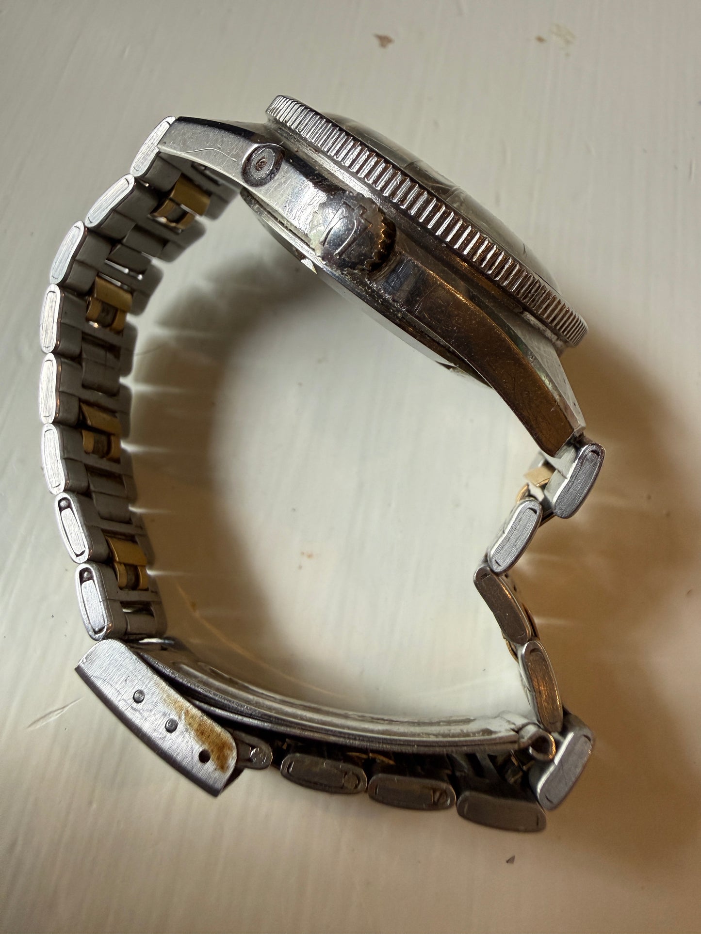 Vintage Bulova Accutron Dual-Day Quartz 666 Ft. Divers Model 8112 Swiss 40mm Devil Diver